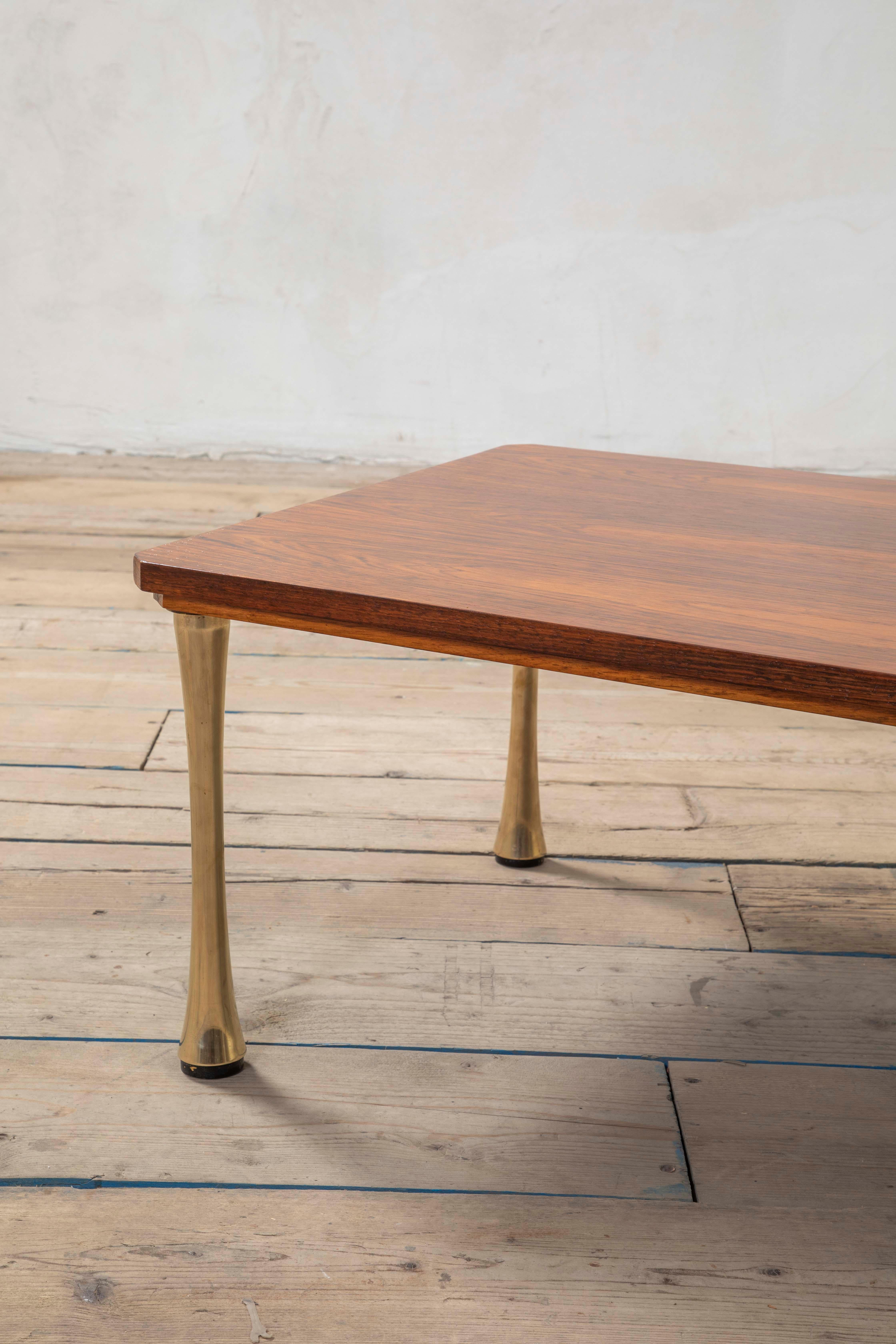 20e siècle, Angelo Mangiarotti Table basse en bois et laiton en vente 2