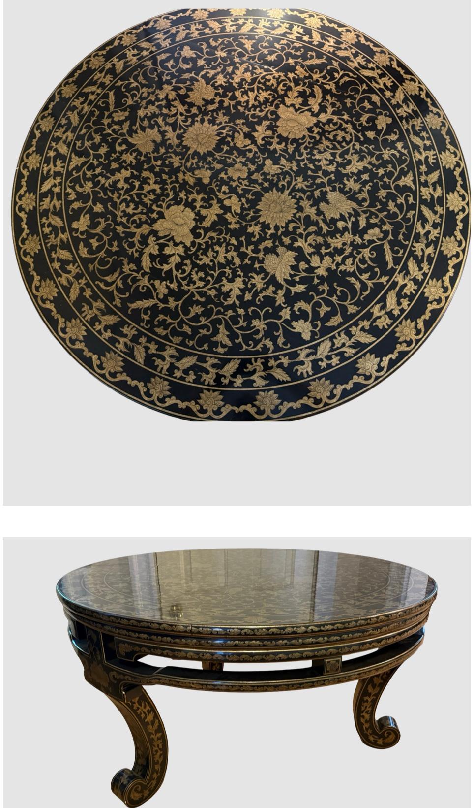 Mesa Circular Estilo Angloindio Siglo XX Laca Negra y Parcela Dorada en venta
