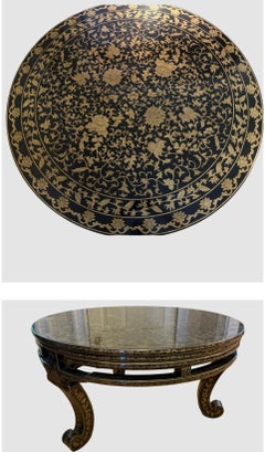 Table circulaire de style anglo-indien du 20e siècle en laque noire et en vermeil