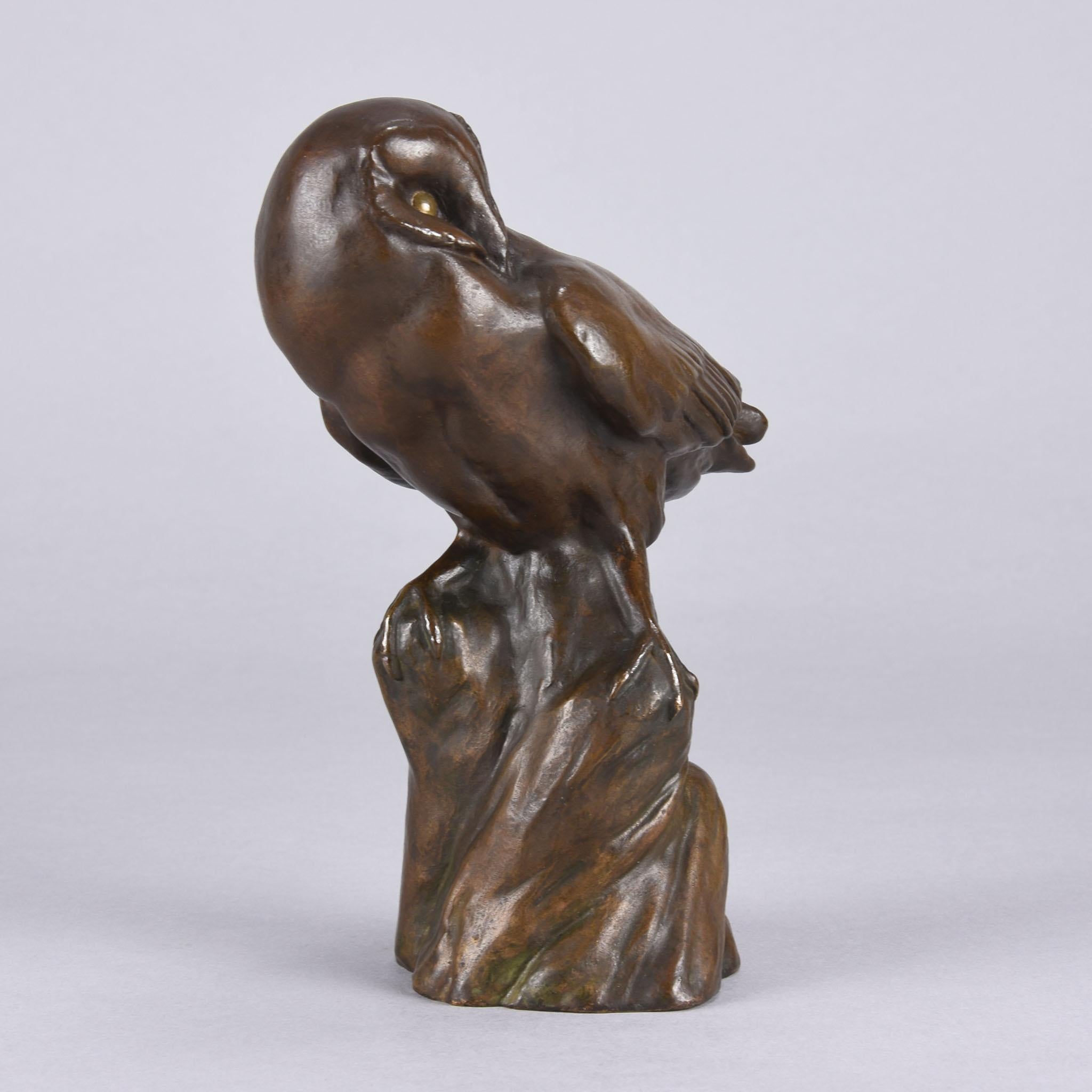 Tierbild des 20. Jahrhunderts „Resting Owl“ von H Sieloff (Art nouveau) im Angebot