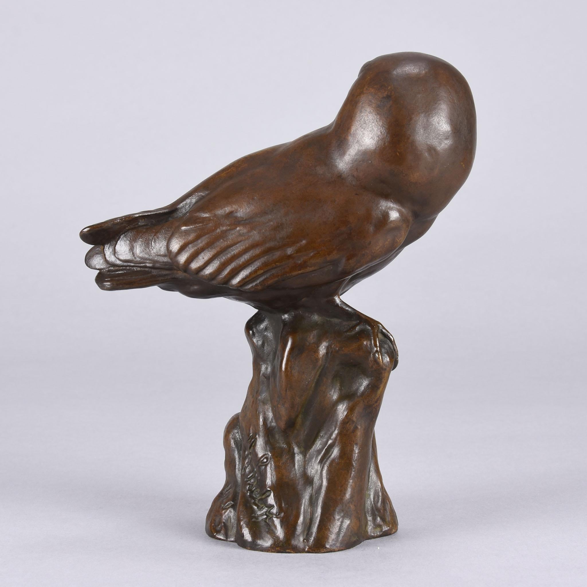 Tierbild des 20. Jahrhunderts „Resting Owl“ von H Sieloff im Zustand „Hervorragend“ im Angebot in London, GB