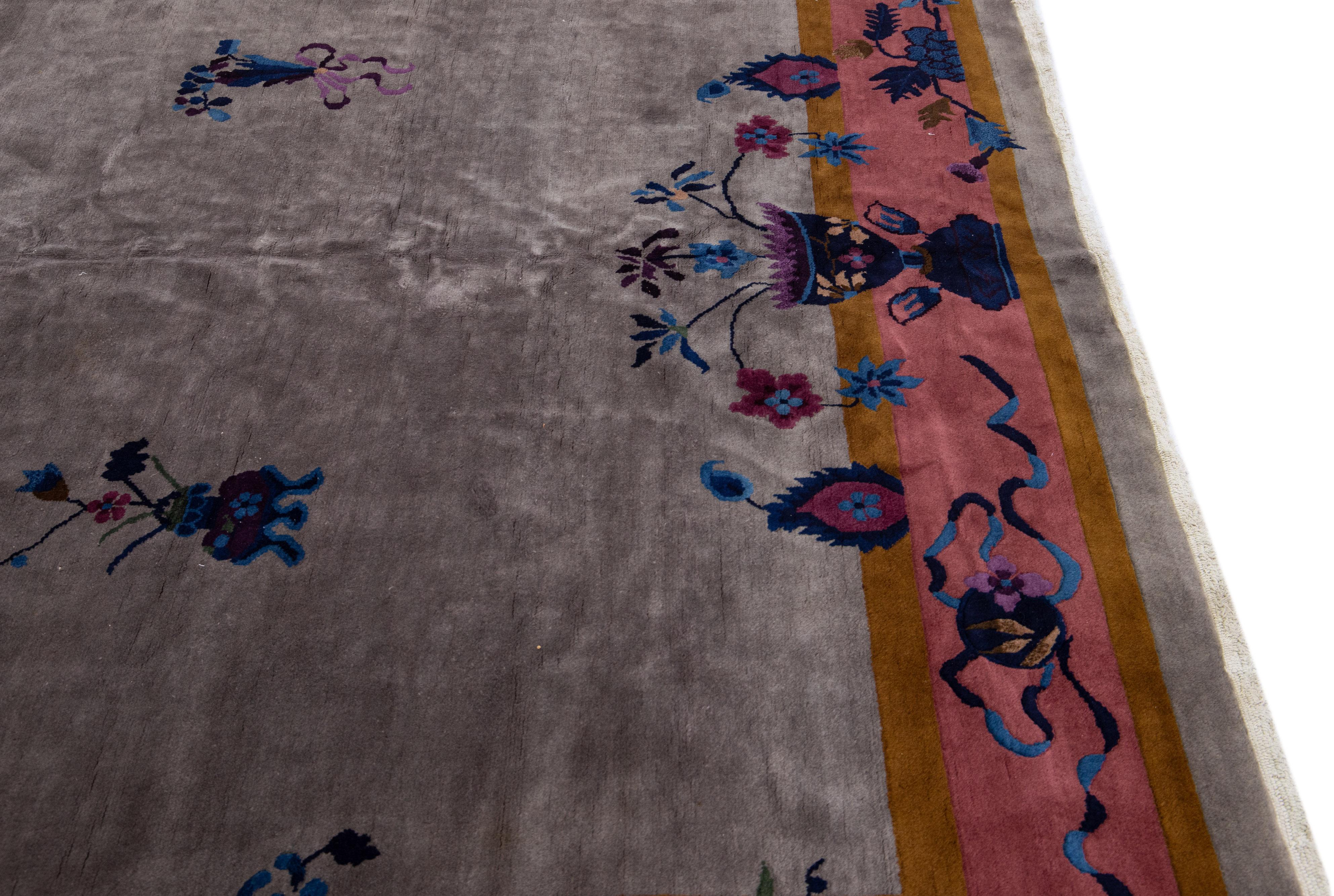 20th Century Antique Art Deco Handmade Gray Chinese Wool Rug With Floral Design For Sale 4