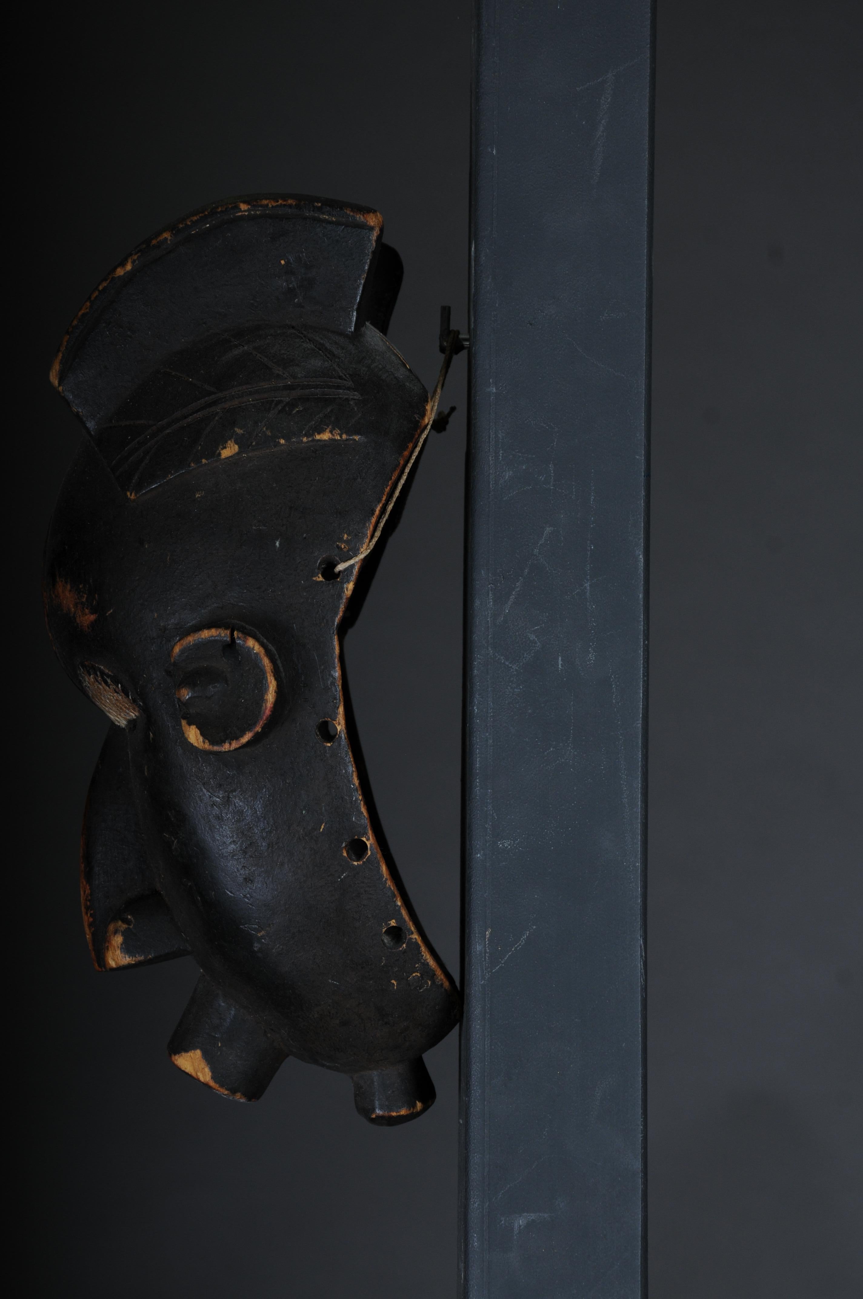 Máscara Antigua de Madera Tallada del Siglo XX, Arte Africano en venta 5