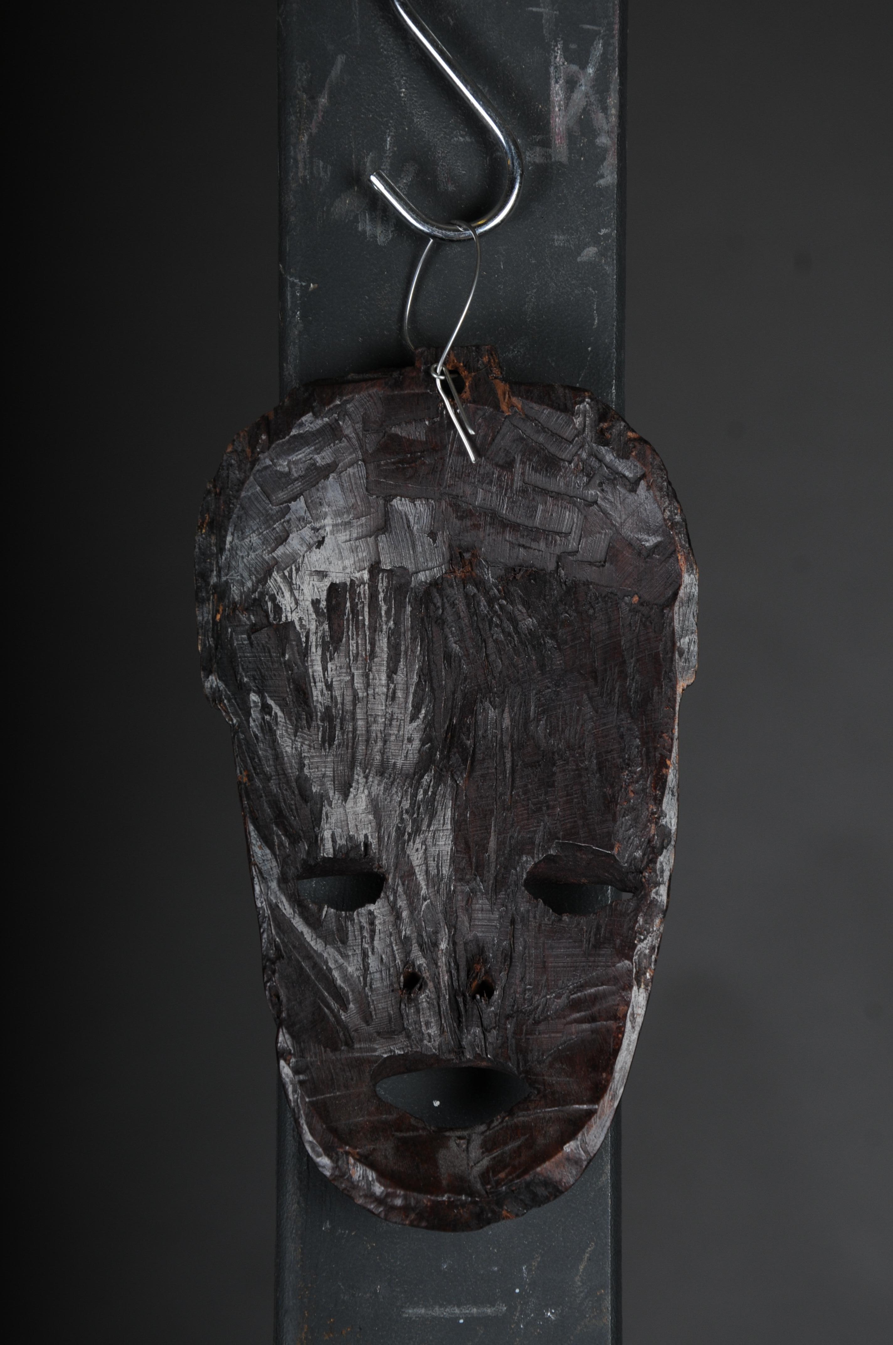 Africain Masque ancien en bois sculpté du 20e siècle, art africain en vente