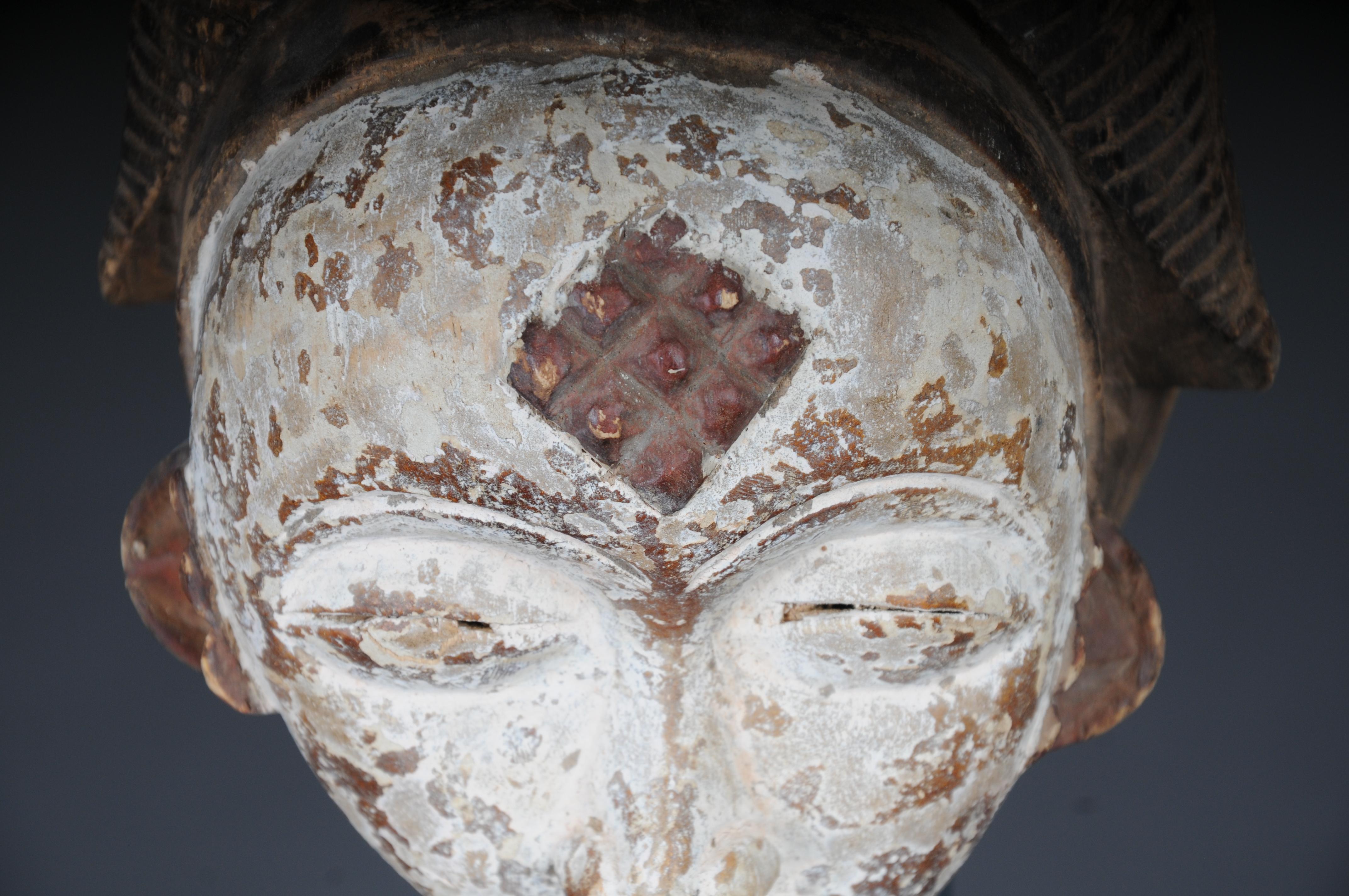 20th Century Antique Carved Wooden Face Mask, African Folk Art. Hangable.Decorat For Sale 2