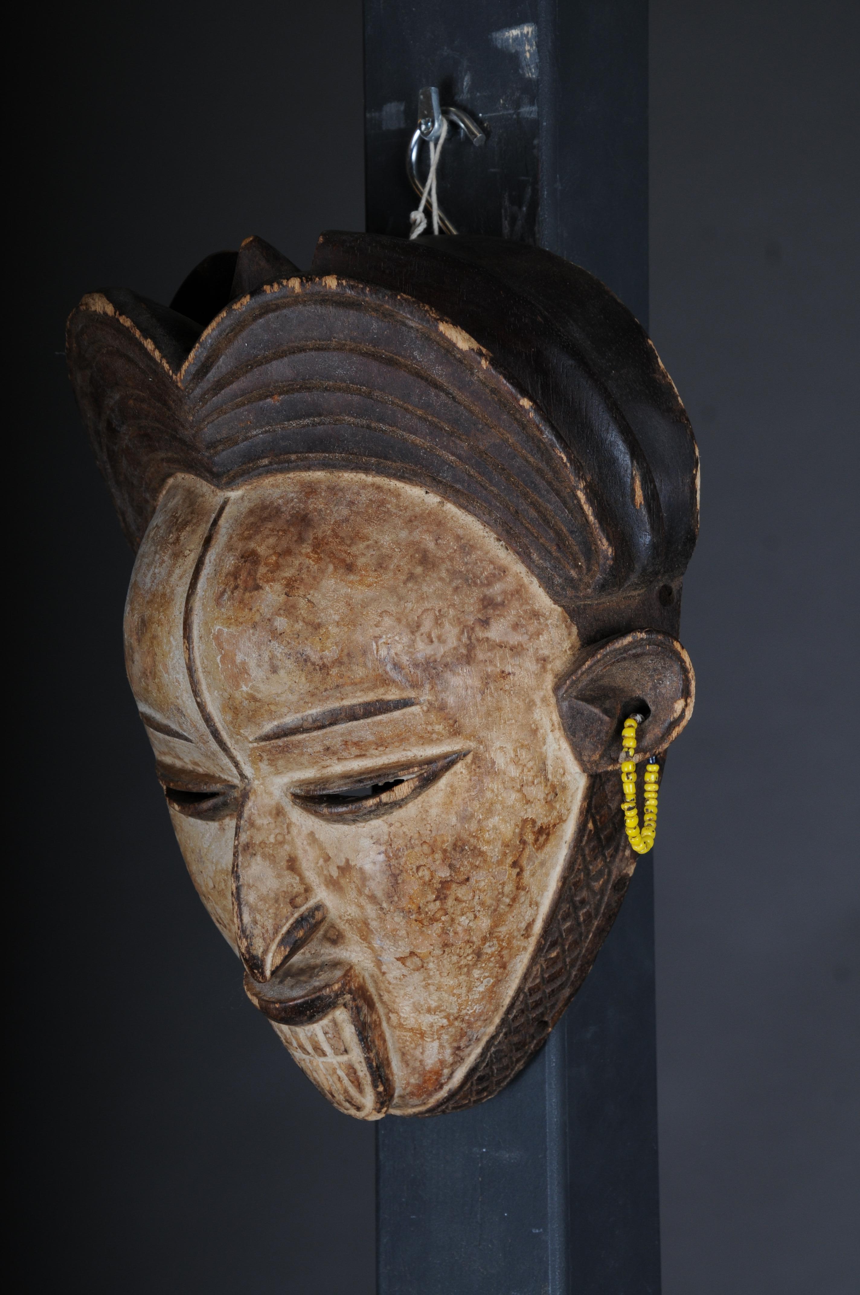 20th Century Antique Carved Wooden Face Mask, African Folk Art. Hangable.Decorat For Sale 2