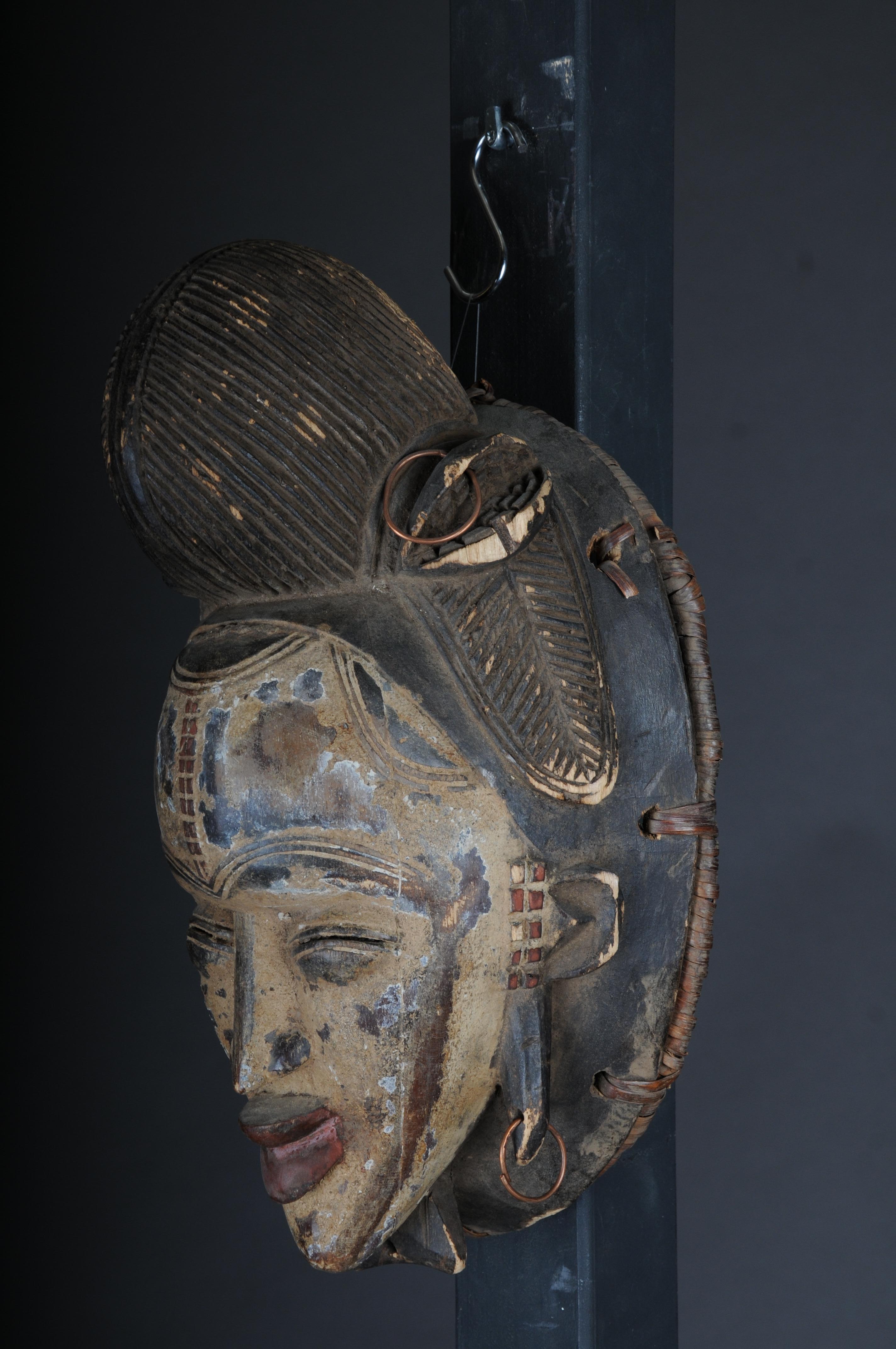 20th Century Antique Carved Wooden Face Mask, African Folk Art. Hangable.Decorat For Sale 1