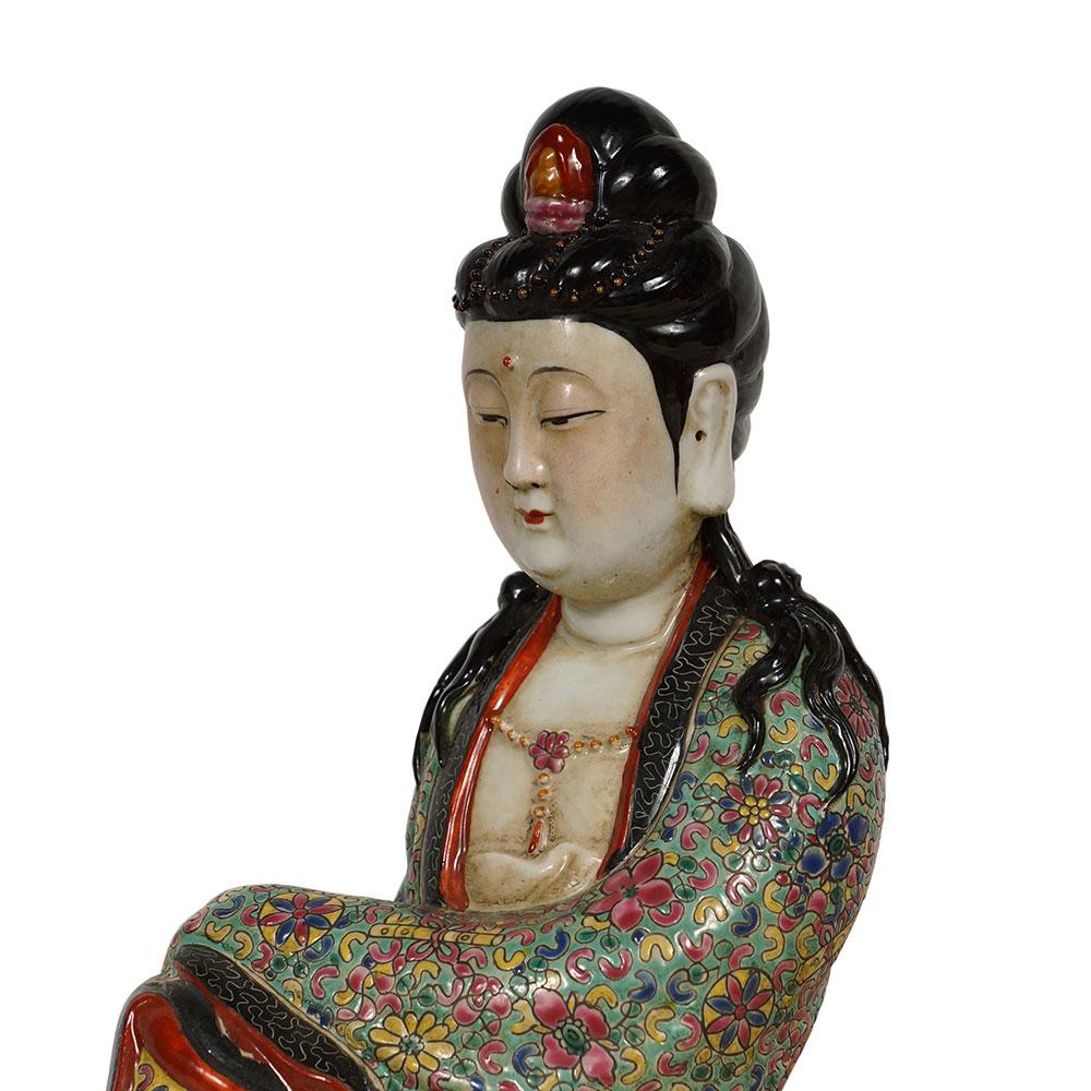 20th Century Antique Chinese Famille-Rose Porcelain Kwan Yin Statuary In Good Condition For Sale In Pomona, CA