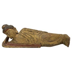 Statue de Bouddha allongée en bois sculpté chinois ancien du 20ème siècle