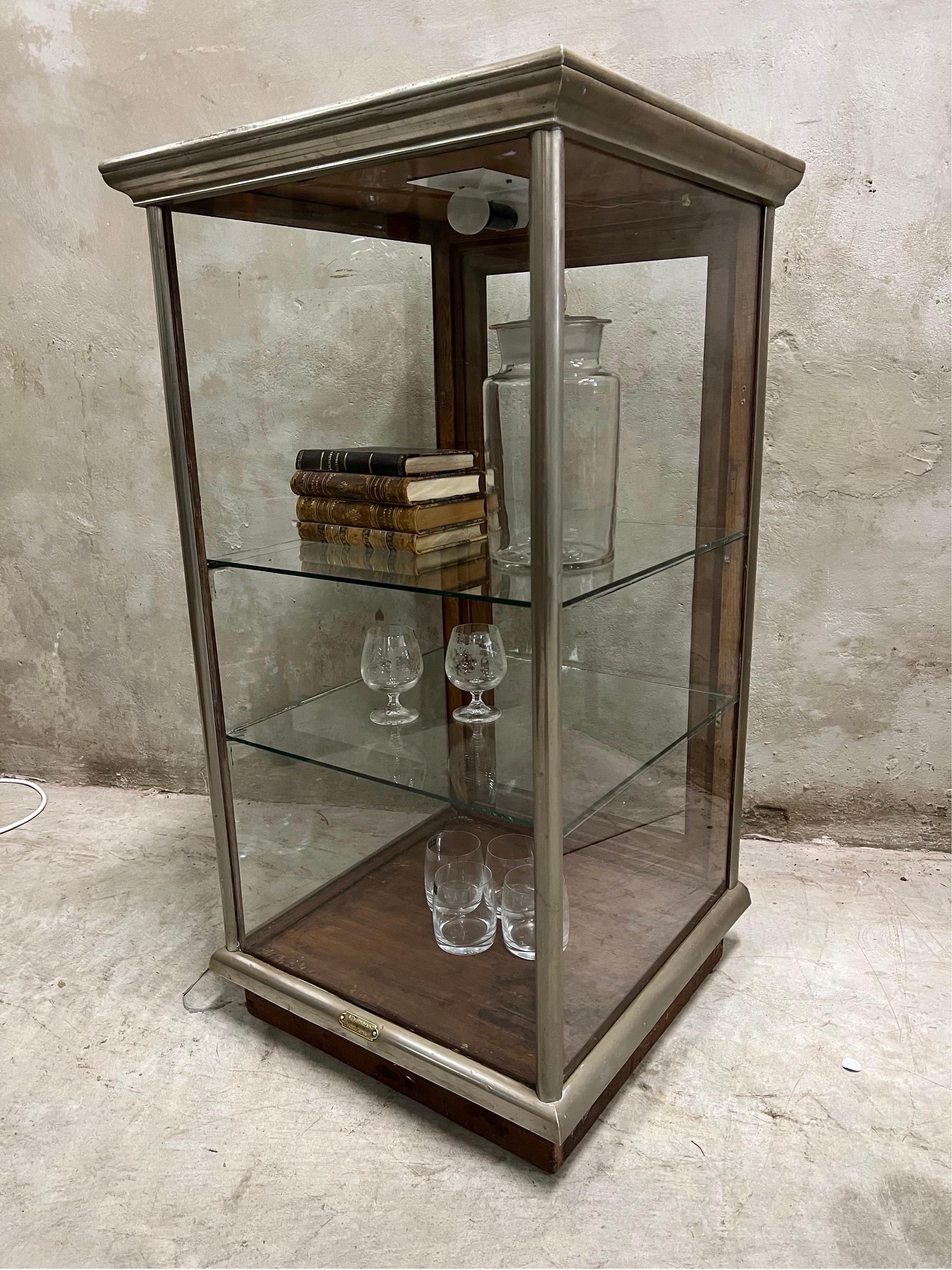 20th Century Antique Counter Display Case, by A Vorndran from Frankfurt Am Main In Good Condition In Hoogeveen, NL