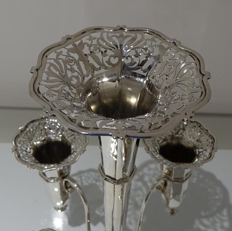 Early 20th Century 20th Century Antique Edwardian Sterling Silver Trumpet Epergne London 1903 For Sale
