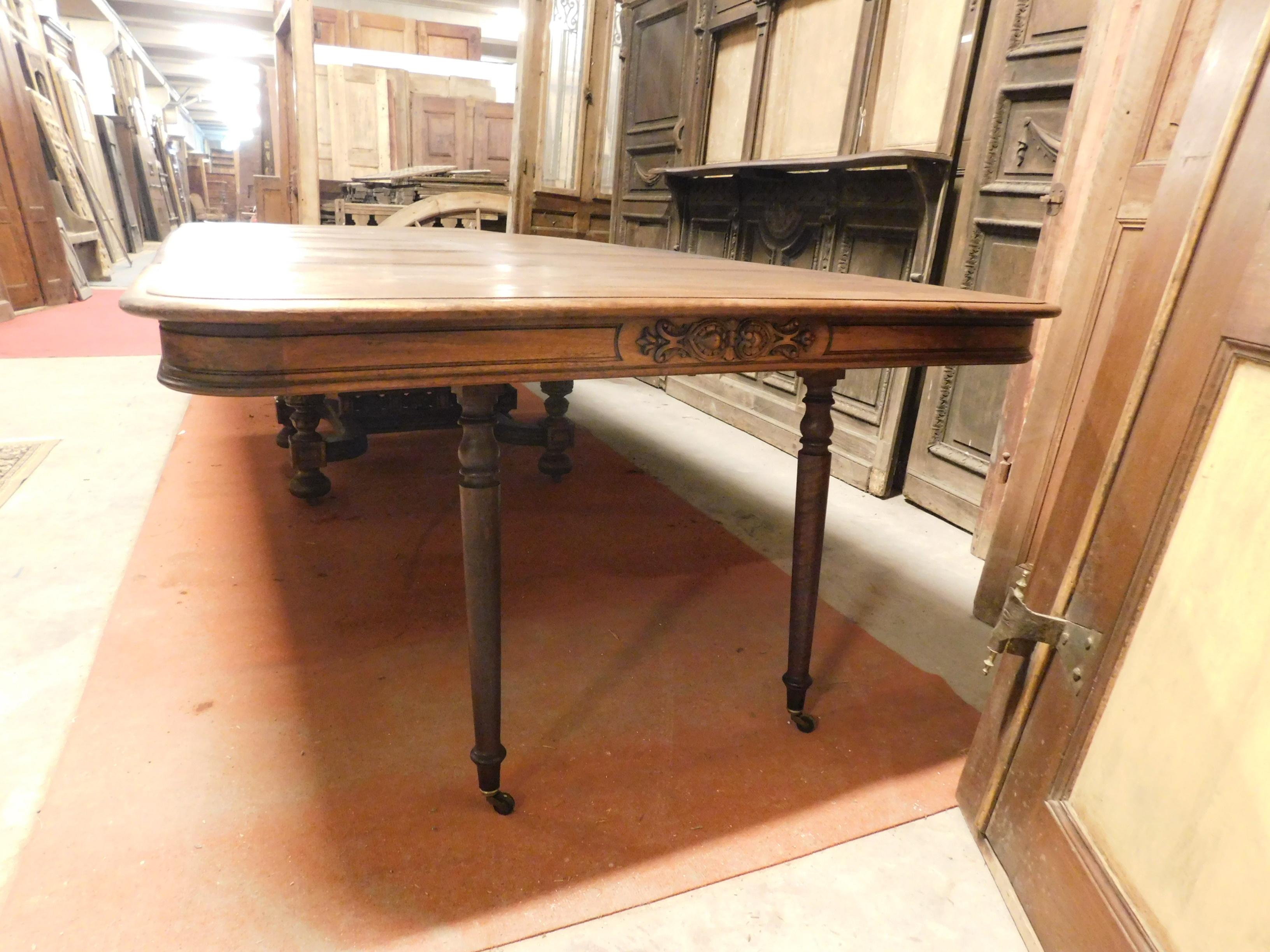 20th Century Antique Extendable Table with Small Wheels 1