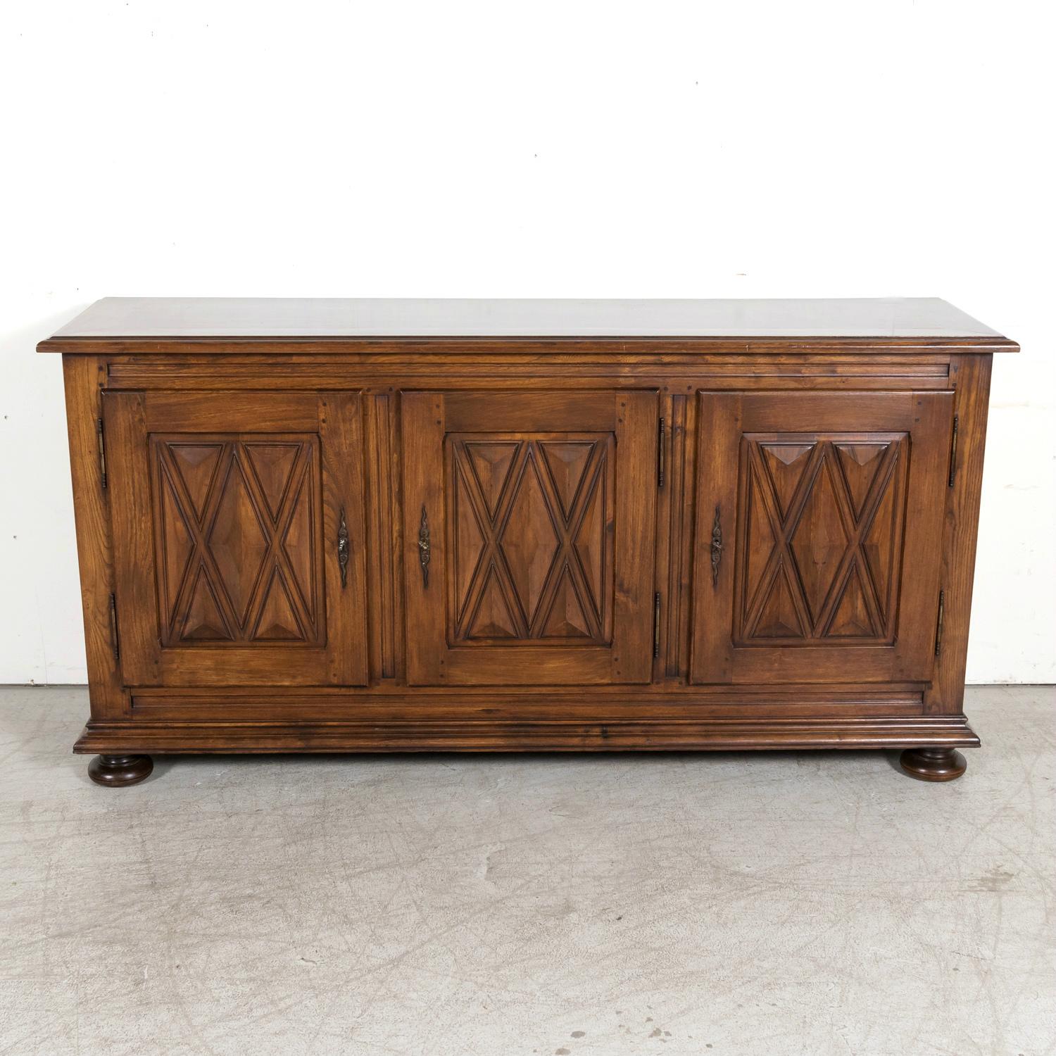 20th Century Antique French Country Louis XIII Style Chestnut Enfilade Buffet In Good Condition In Birmingham, AL