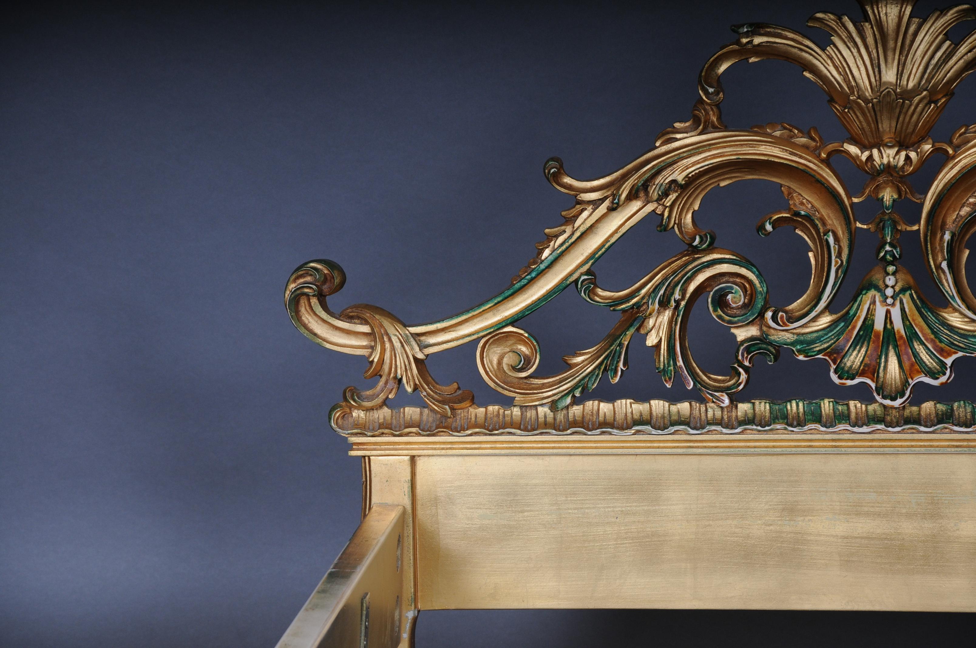 Antikes französisches Louis-XV-Bett des 20. Jahrhunderts, Gold, Rokoko (Holz) im Angebot