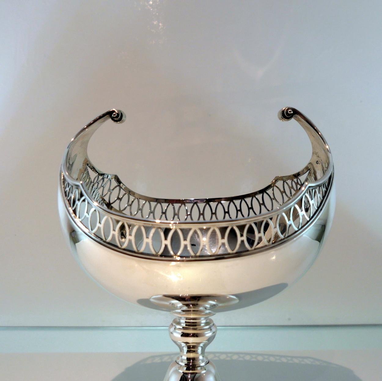 Adam Style 20th Century Antique George V Sterling Silver Dish London 1913 S Dawson & Co For Sale