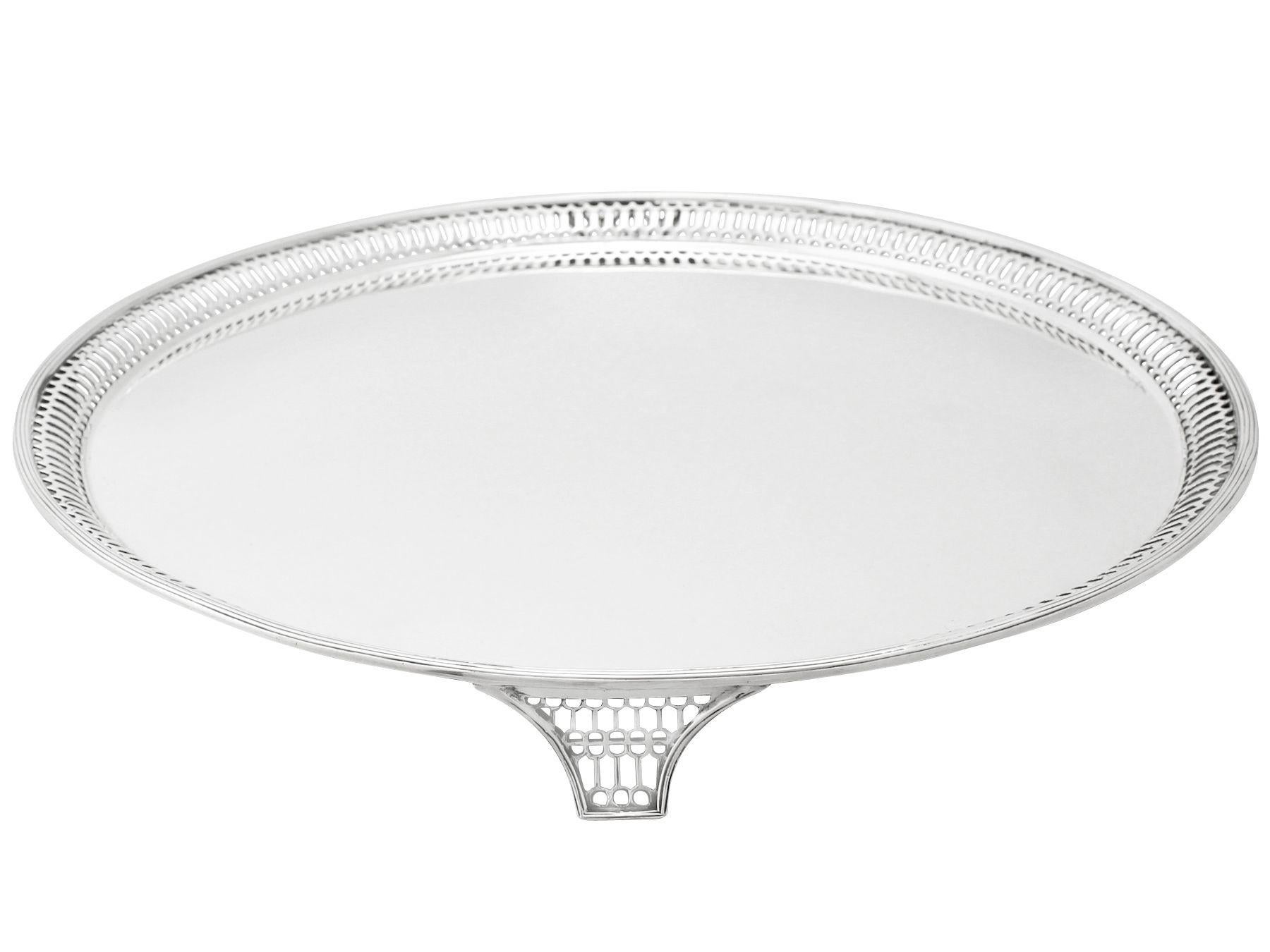 English 20th Century Antique George V Sterling Silver Salver by Thomas Bradbury & Sons For Sale