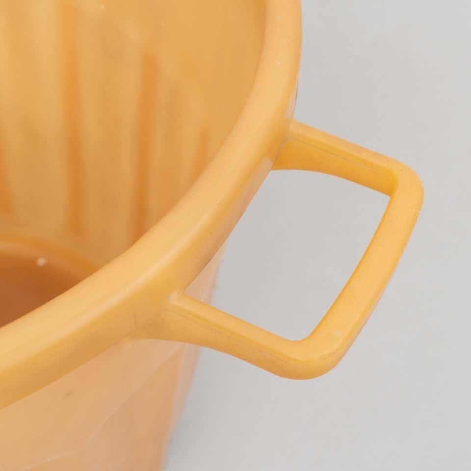 20th Century Antique Italian Plastic Paper Bin For Sale 1