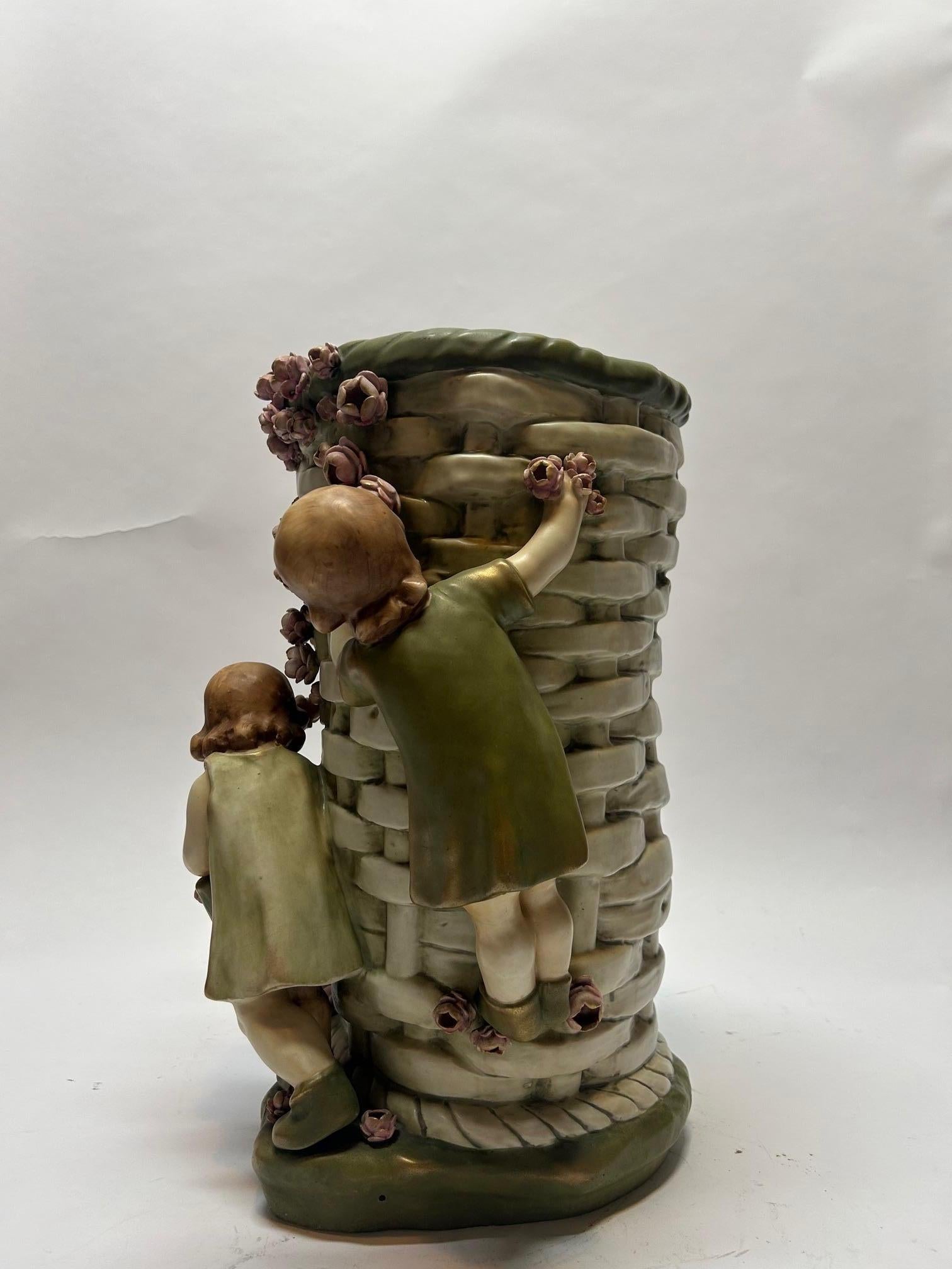20th Century Antique Italian Pottery Vase with Flowers and Children For Sale 1