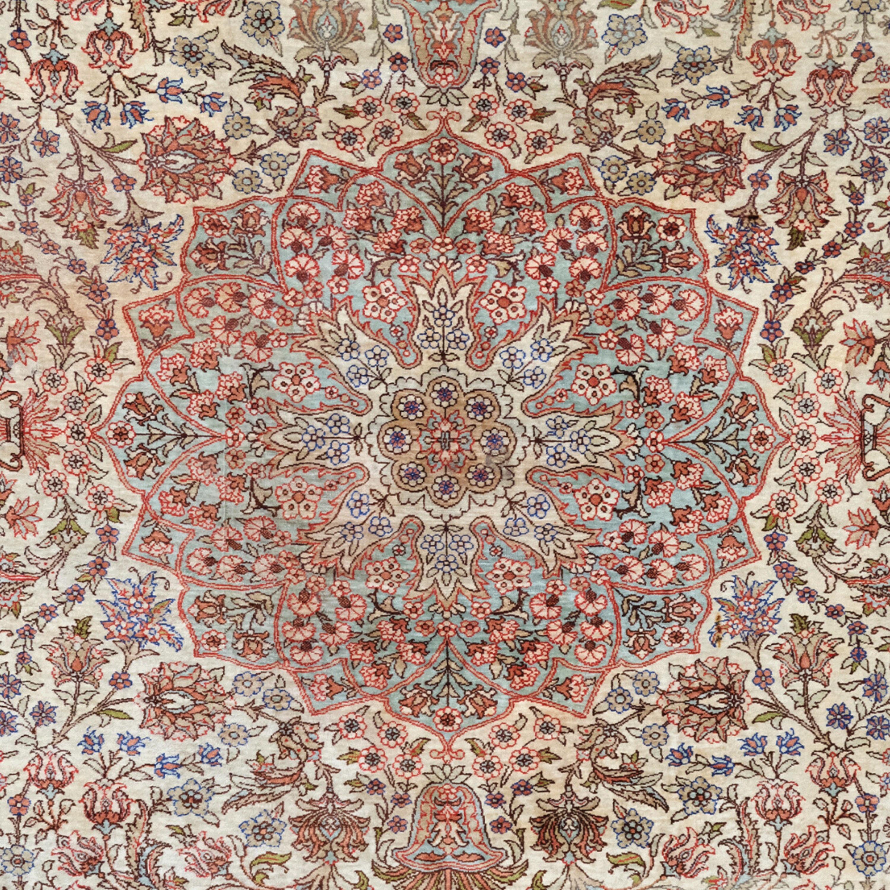 20th Century Antique Kayseri Silk Rug - Antique Turkish Rug, Silk Rug In Good Condition For Sale In Sultanahmet, 34