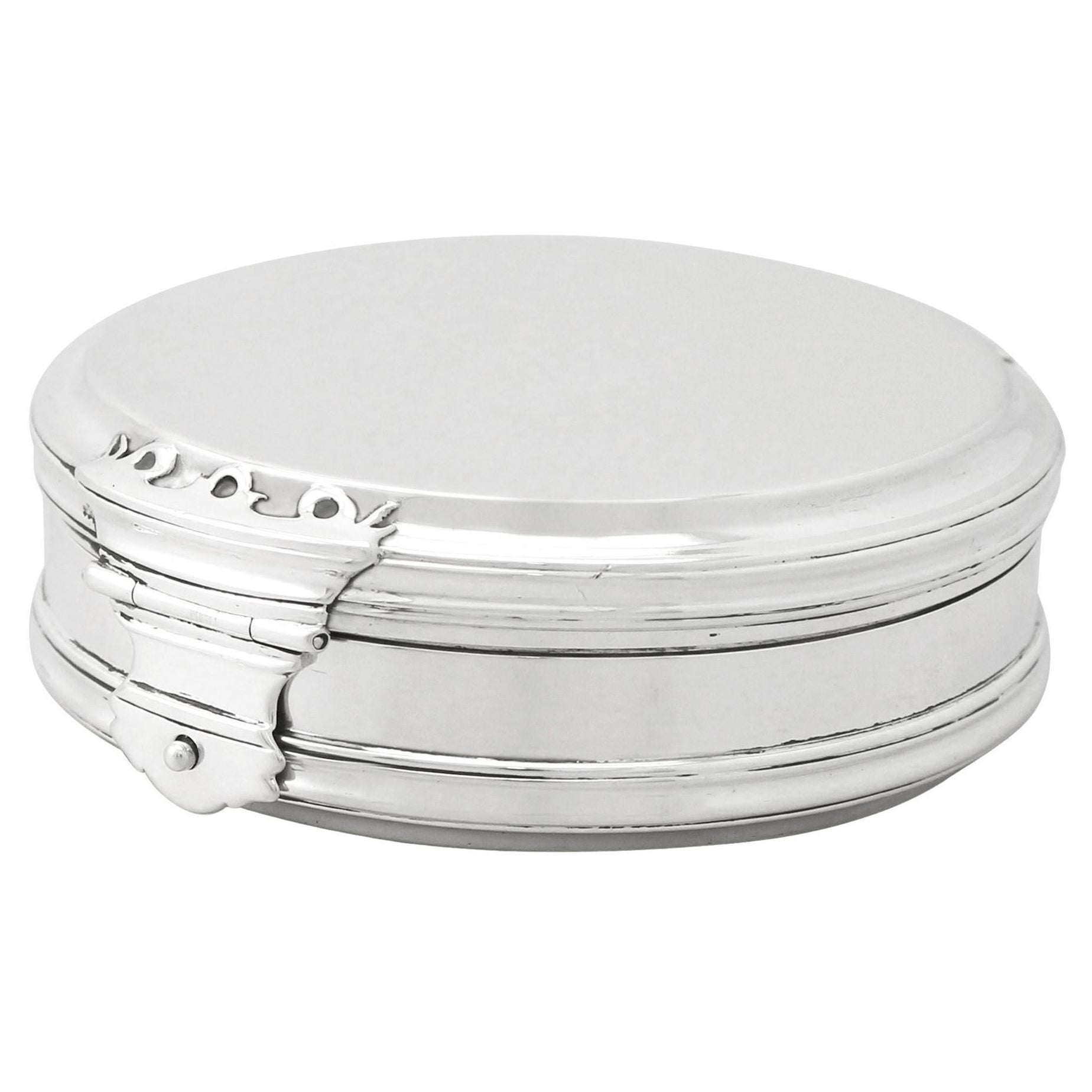 Boîte anglaise ancienne en argent sterling de style Queen Anne du 20ème siècle en vente