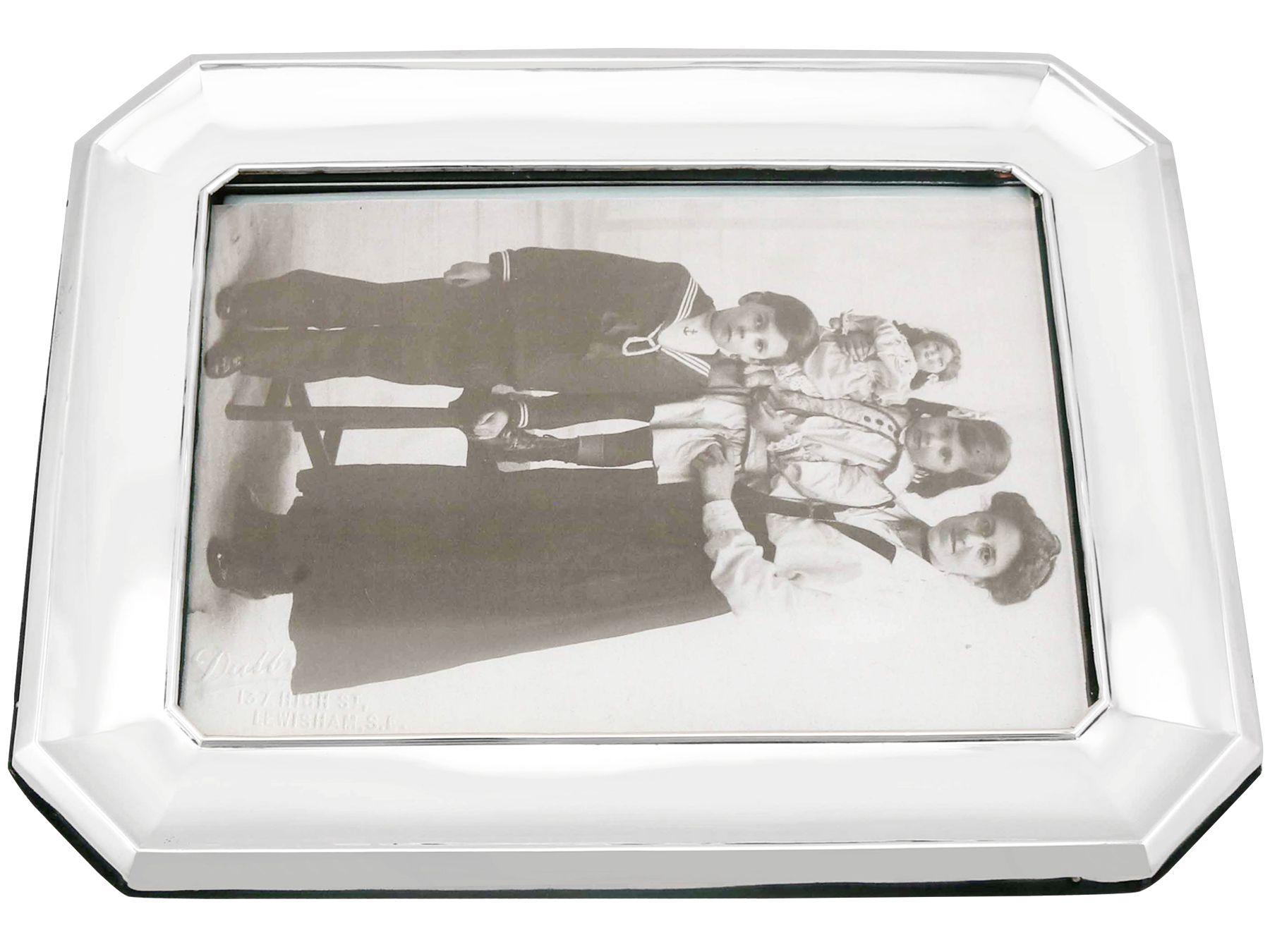 1910s English Sterling Silver Photograph Frame For Sale 2