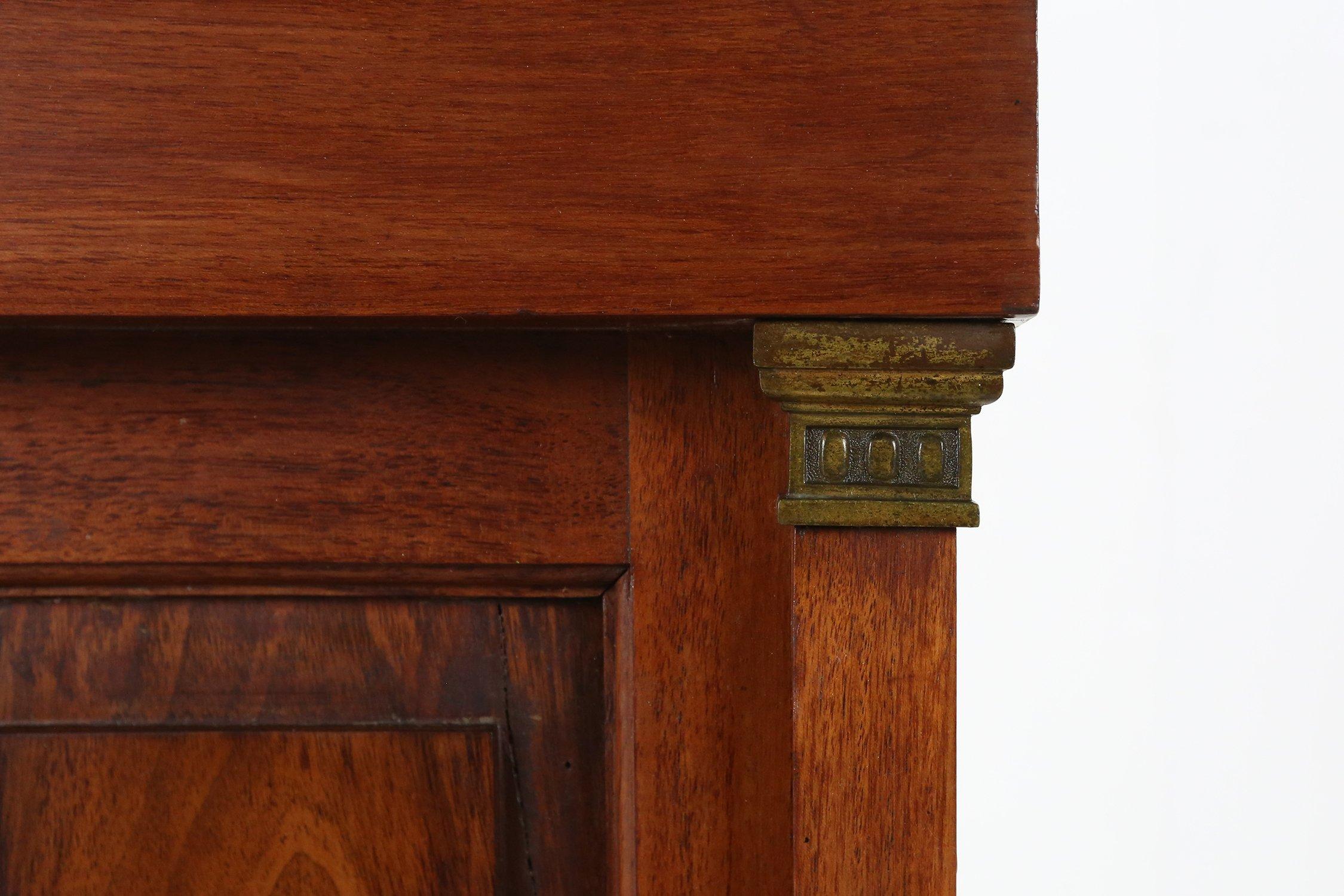 Siglo XX Consola o pedestal de latón y madera de estilo antiguo Latón en venta