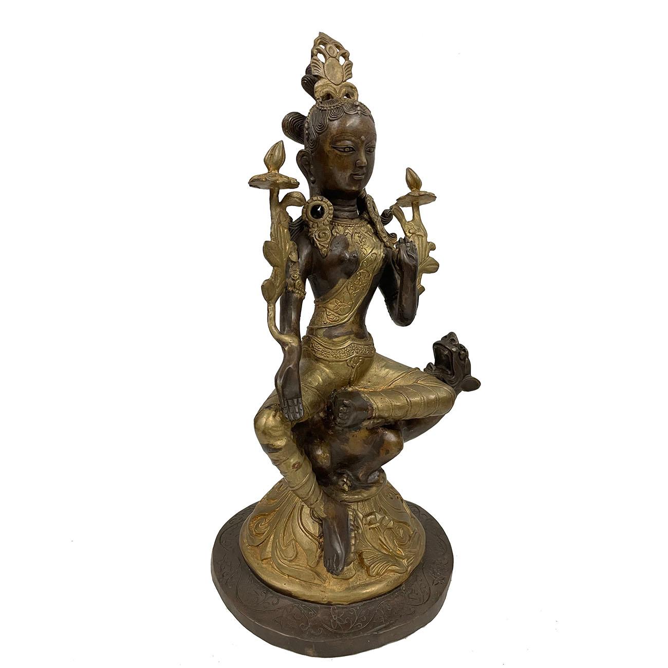20th Century Antique Tibetan Bronze Bodhisattva Tara Statuary For Sale 4