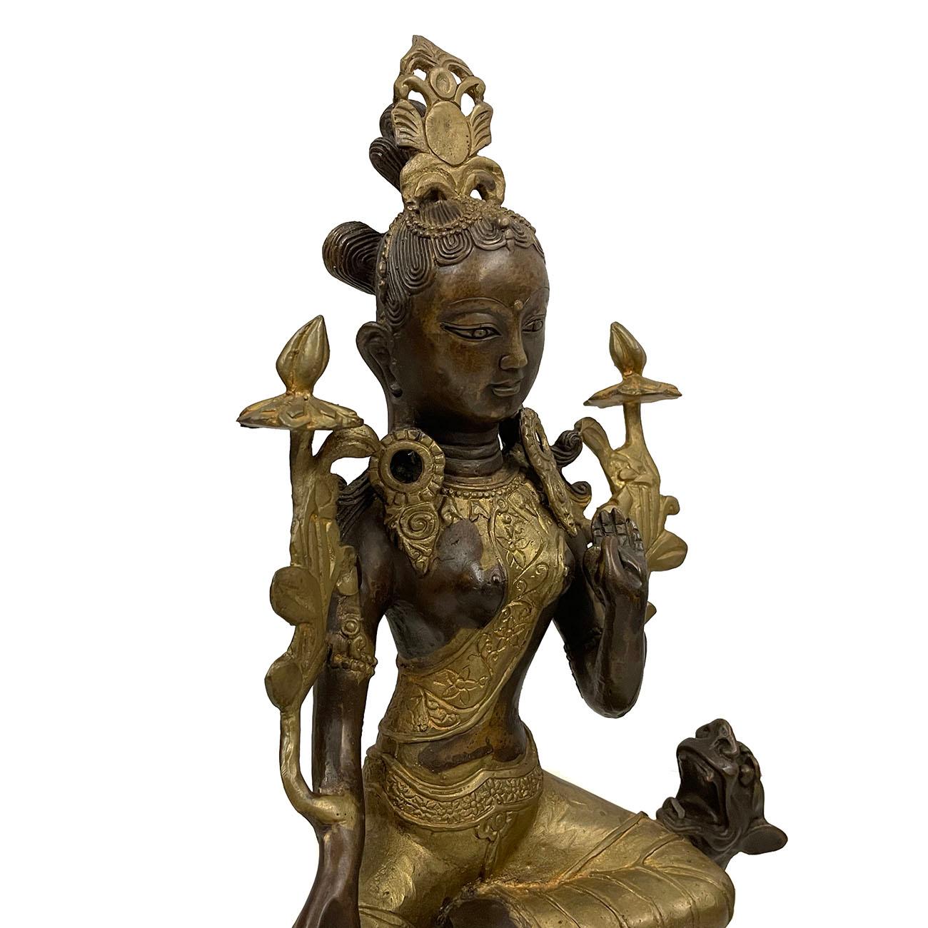 20th Century Antique Tibetan Bronze Bodhisattva Tara Statuary For Sale 5