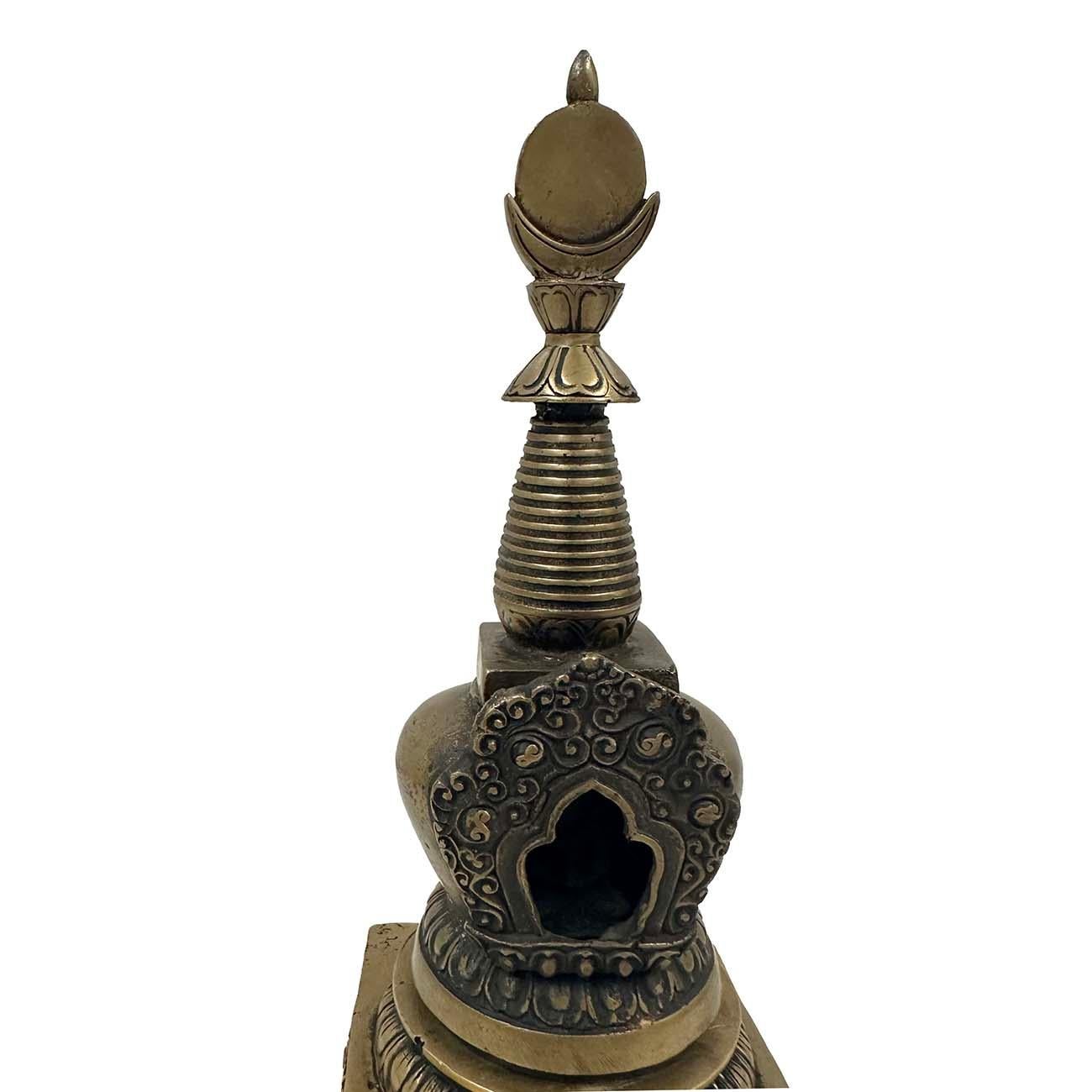 Stupa (Tib. Chorten) sono templi buddisti che esprimono perfettamente l'essenza della mente. Non solo simboleggiano lo stato di Buddha di 
