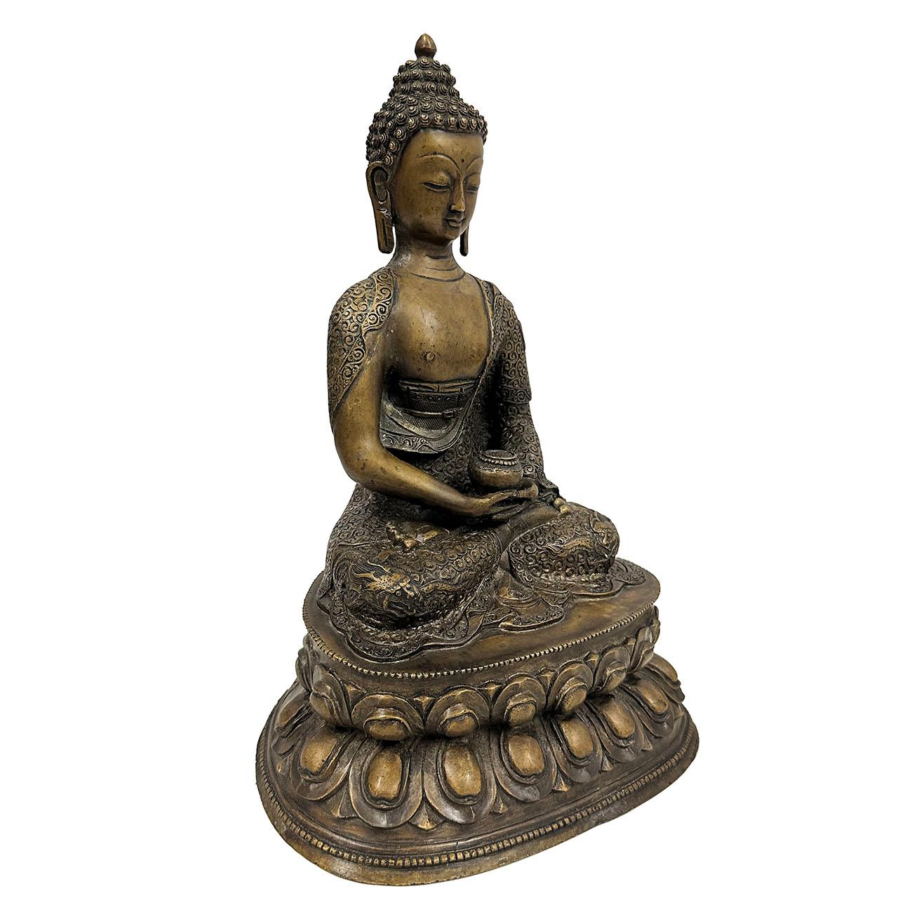 20th Century Antique Tibetan Carved Bronze Buddha Statue For Sale 3