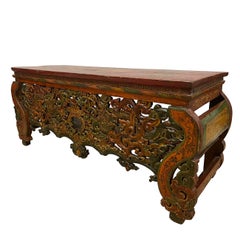 Table basse tibétaine ancienne du 20e siècle, sculptée et ouverte pour prière d'autel