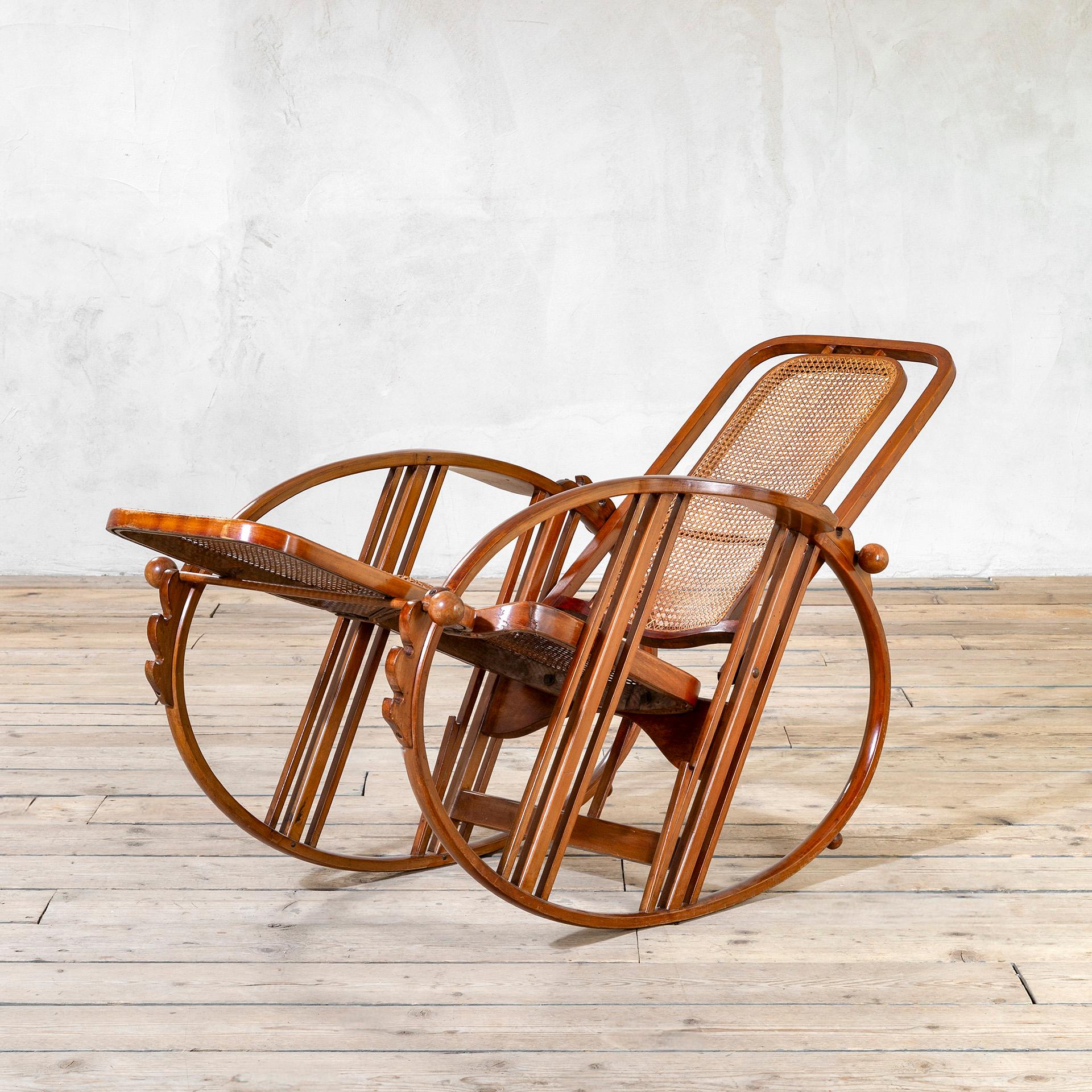 20th Century, Antonio Volpe Wooden Rocking Chair in vendita 3