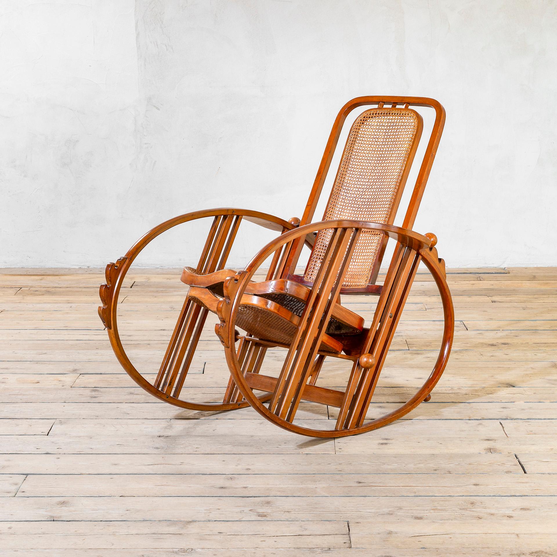 Mid-Century moderno 20th Century, Antonio Volpe Wooden Rocking Chair in vendita