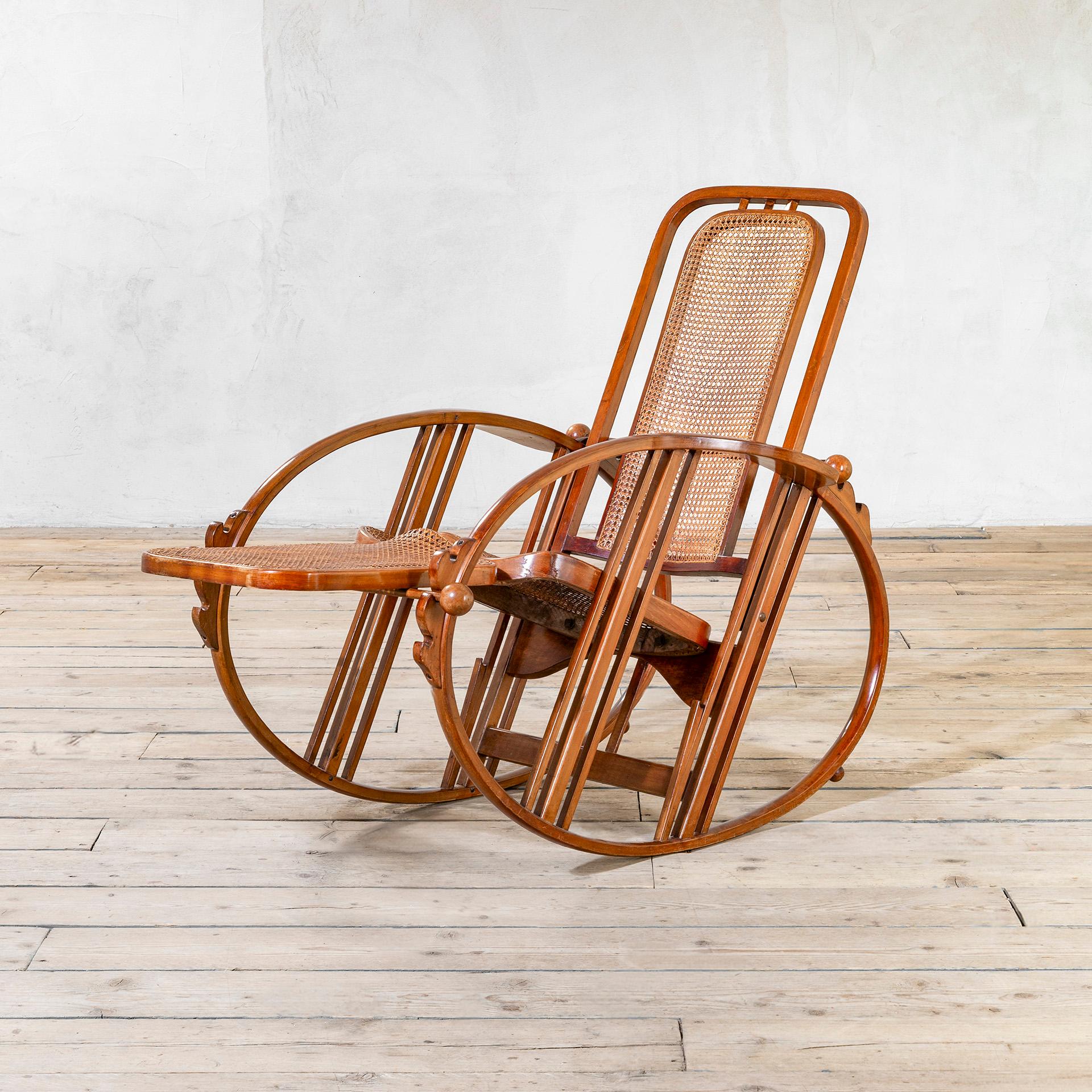 20th Century, Antonio Volpe Wooden Rocking Chair In condizioni buone in vendita a Turin, Turin