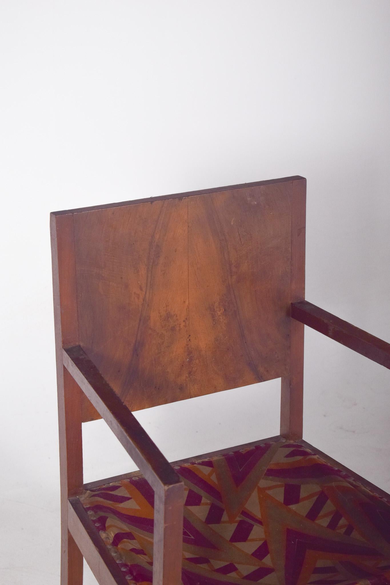 Portugais Fauteuil du 20ème siècle avec tapisserie en tissu en vente