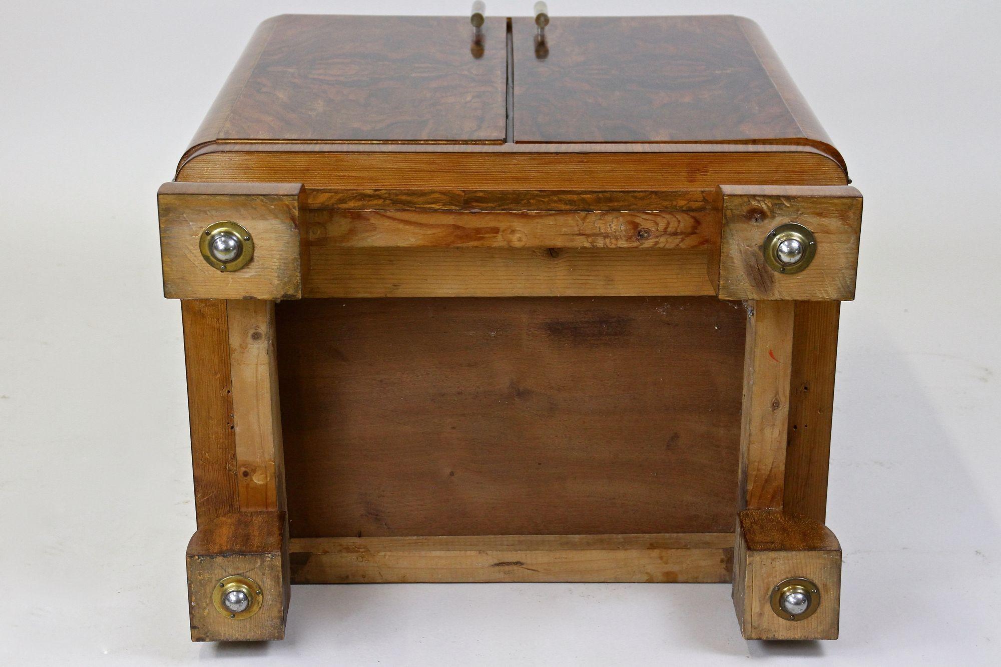 20th Century Art Deco Bar Cabinet/ Commode Burr Walnut, Austria, circa 1925 11