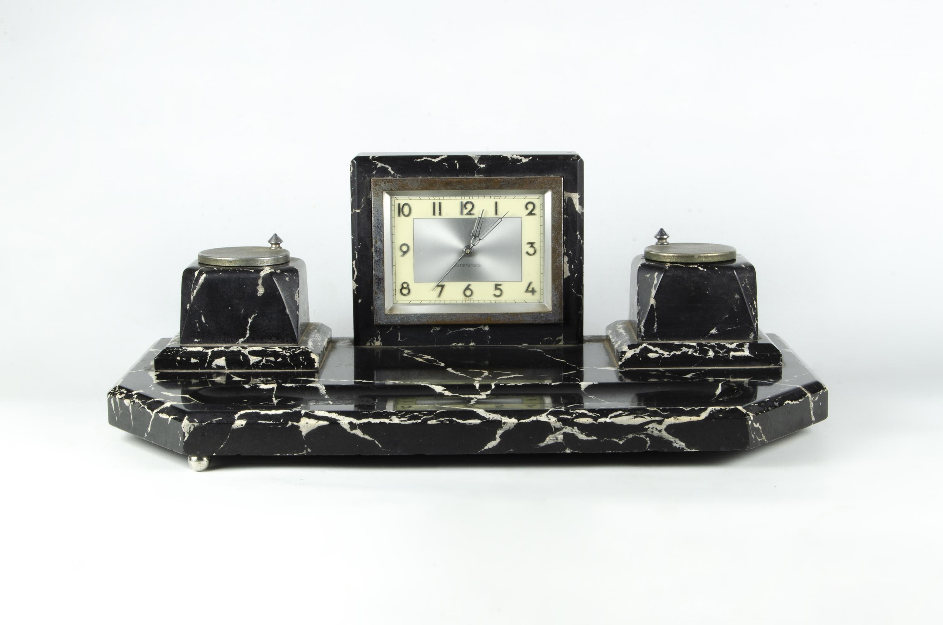Set of early 20th century Art Déco black marble desk clock and inkwells with base, France

By: unknown
Material: crystal, glass, marble, stone, metal
Technique: cast, metalwork, molded, polished
Dimensions: 10 in x 18 in x 6.5 in
Date: early 20th