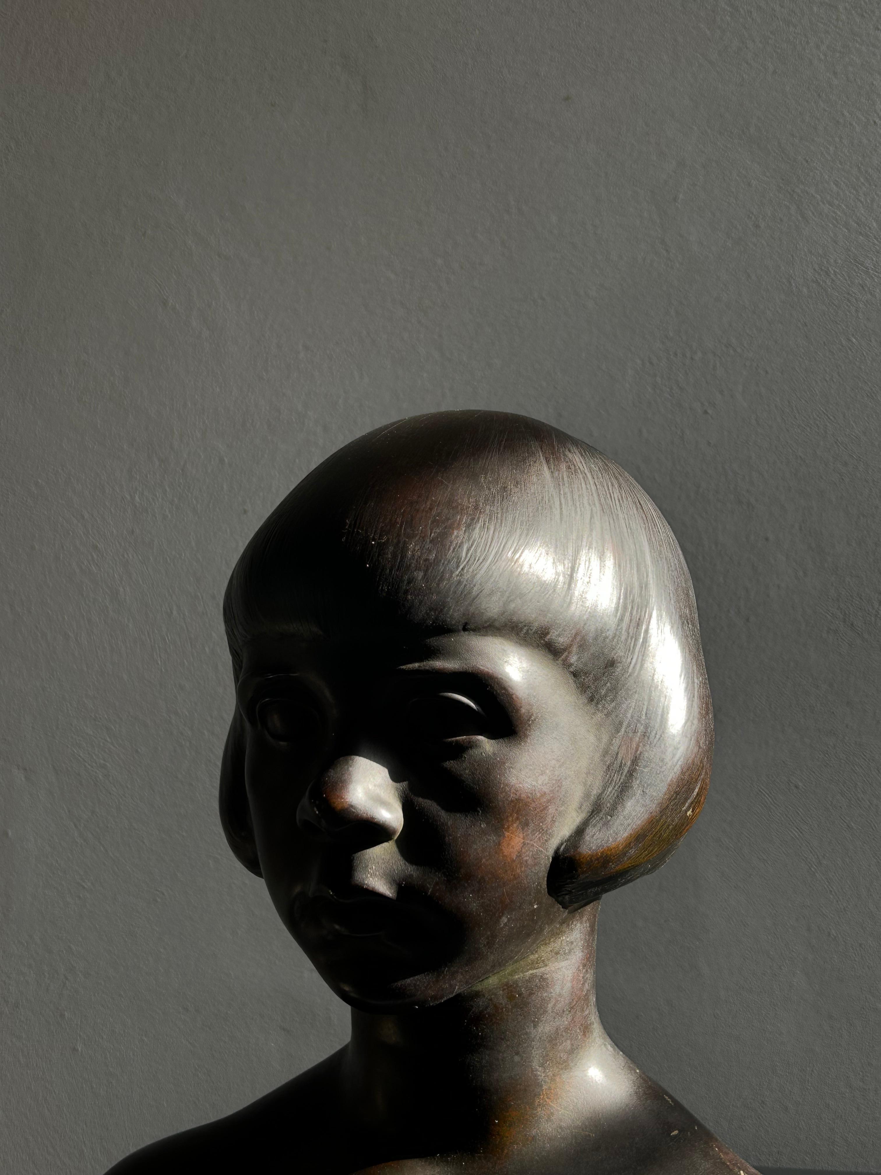 Inizio XX secolo Busto in bronzo Art Deco del XX secolo dello scultore danese Sofus J. Nervil in vendita