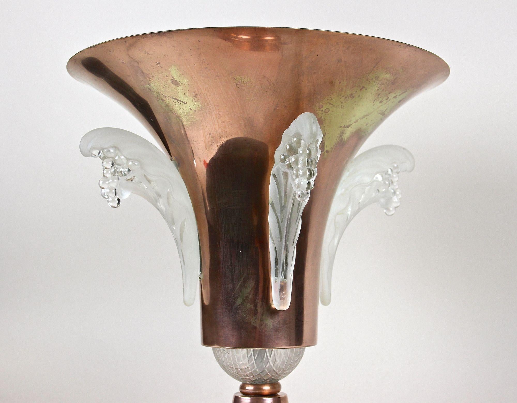 20th Century Art Deco Copper Table Lamp With Lalique Glass, France ca 1920 For Sale 11