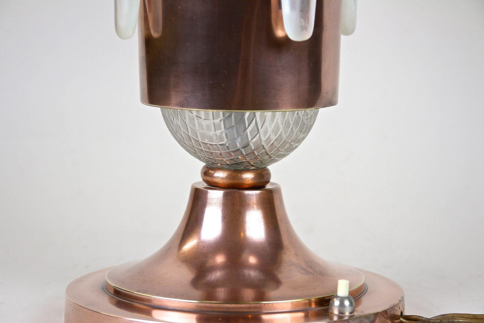 20th Century Art Deco Copper Table Lamp With Lalique Glass, France ca 1920 For Sale 1