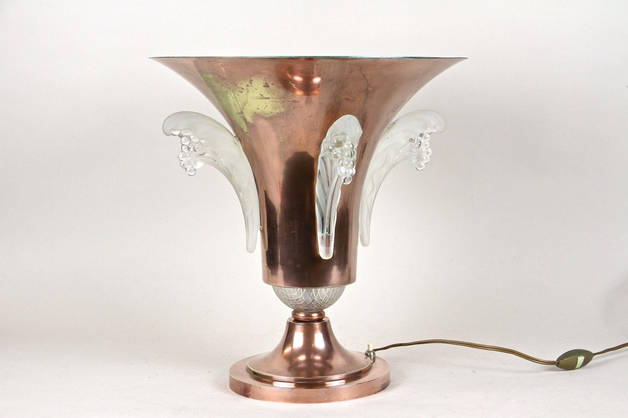 20th Century Art Deco Copper Table Lamp With Lalique Glass, France ca 1920 For Sale 3