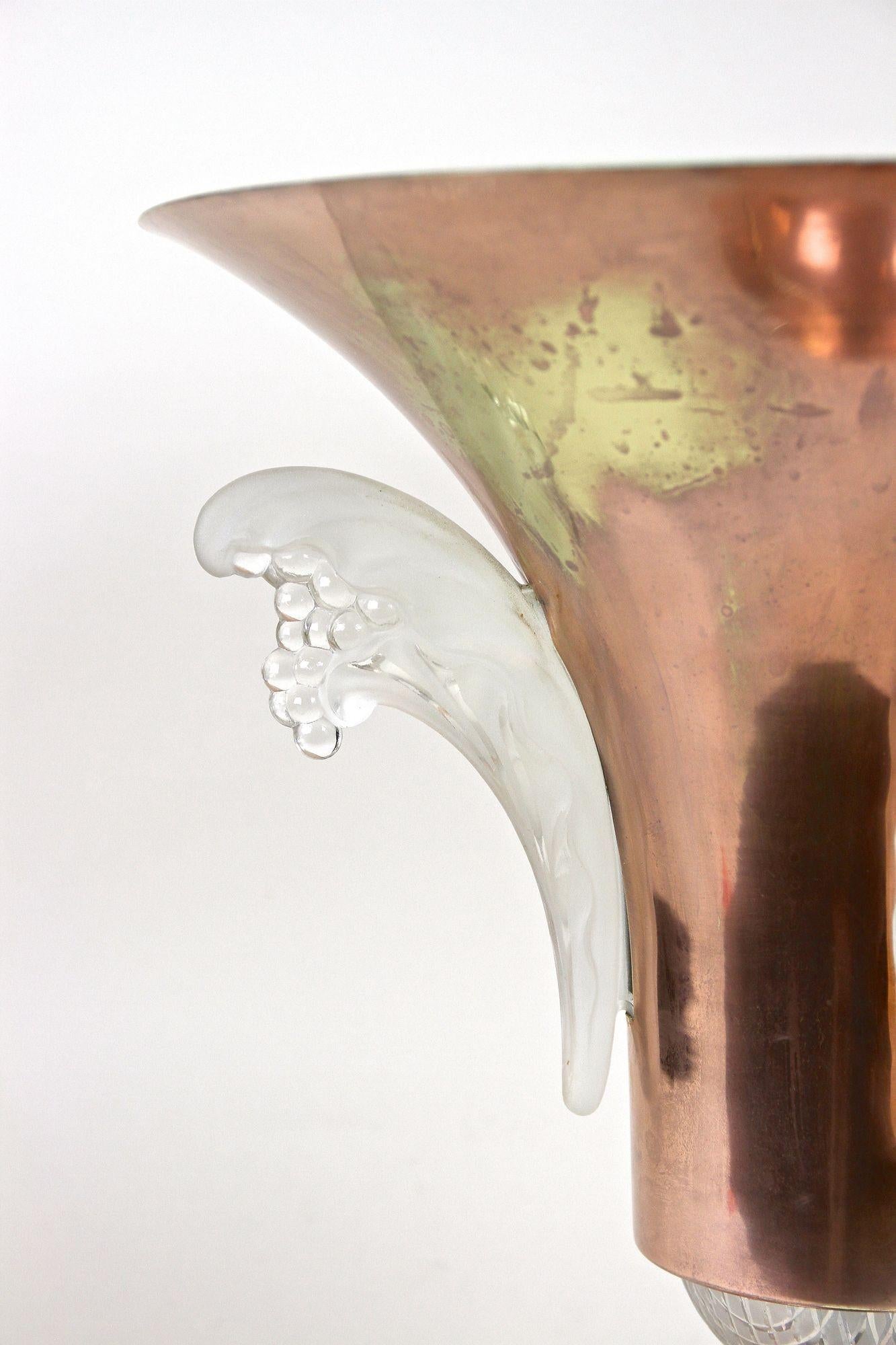 20th Century Art Deco Copper Table Lamp With Lalique Glass, France ca 1920 For Sale 4