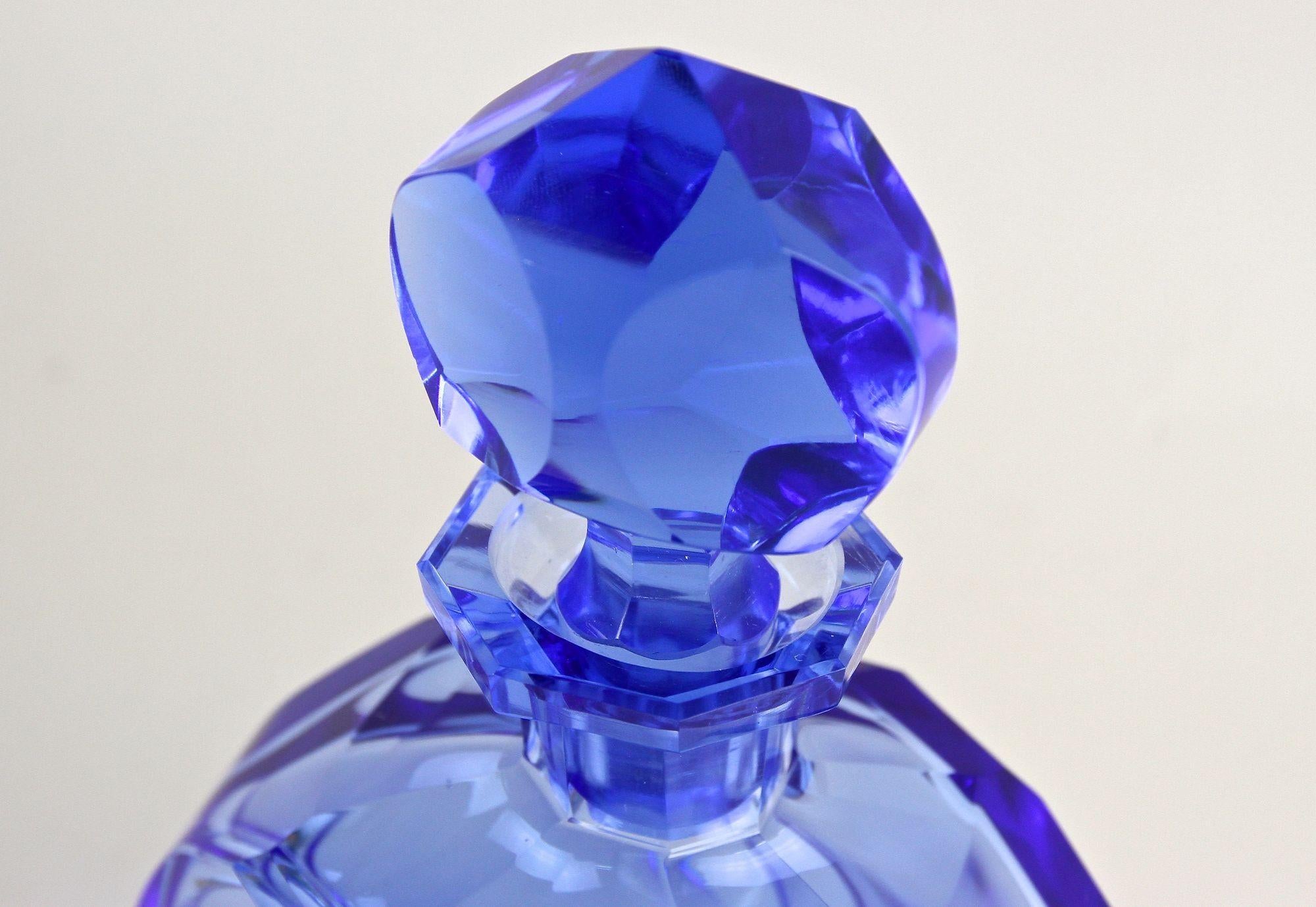 Tchèque Ensemble carafe/ensemble à liqueur Art Déco du 20e siècle avec 5 verres, CZ vers 1920 en vente