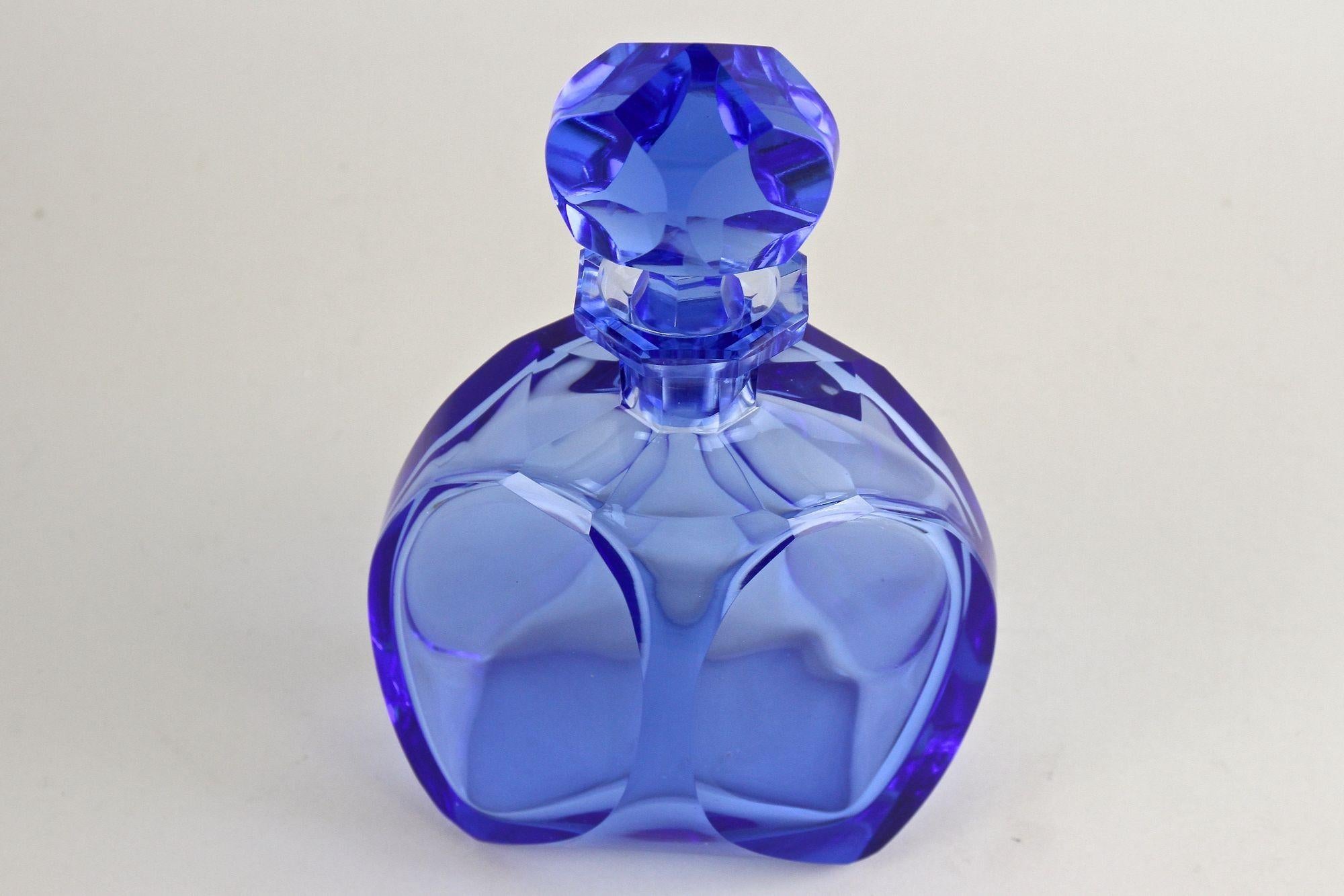 20ième siècle Ensemble carafe/ensemble à liqueur Art Déco du 20e siècle avec 5 verres, CZ vers 1920 en vente