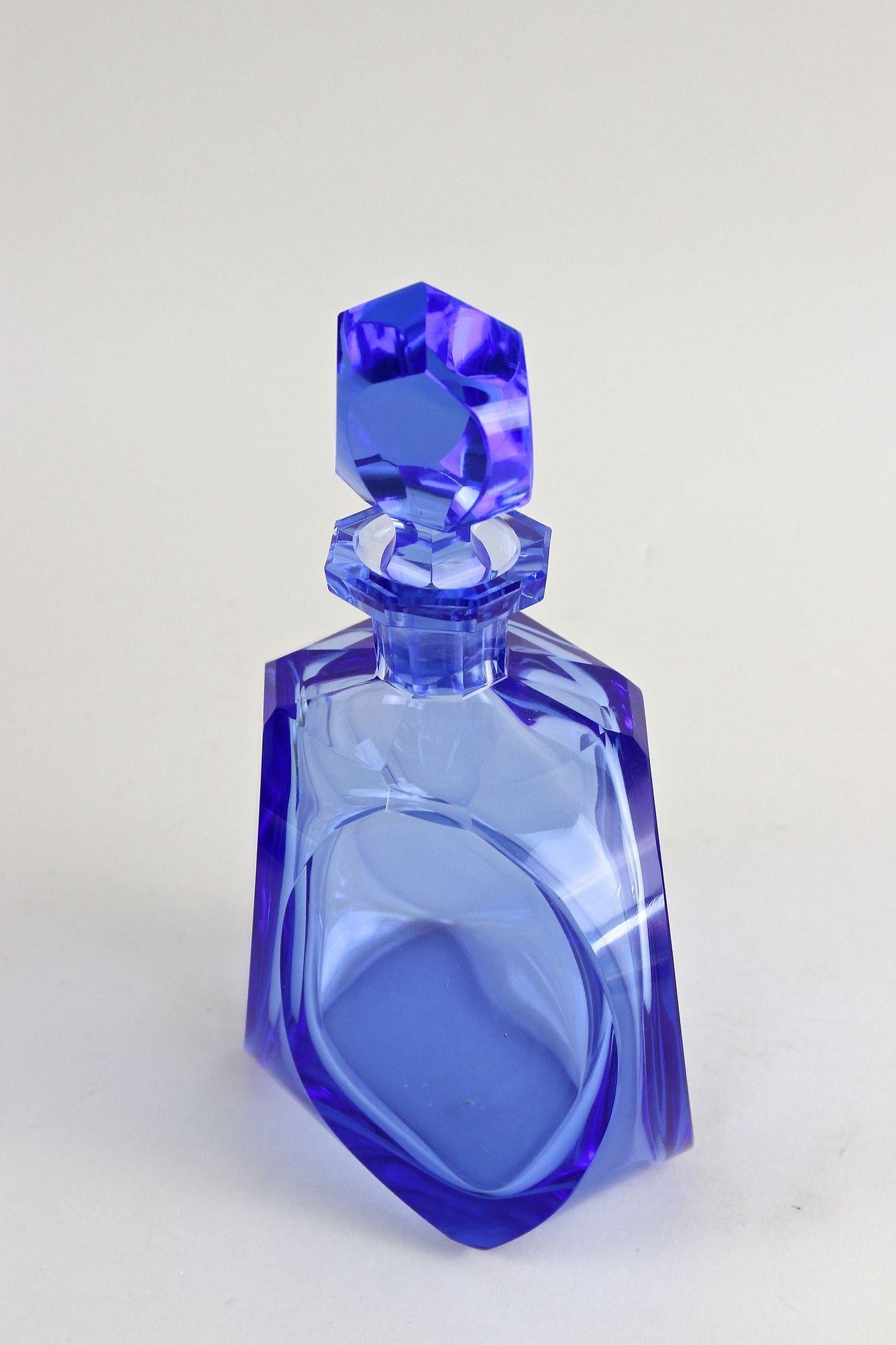Ensemble carafe/ensemble à liqueur Art Déco du 20e siècle avec 5 verres, CZ vers 1920 en vente 1