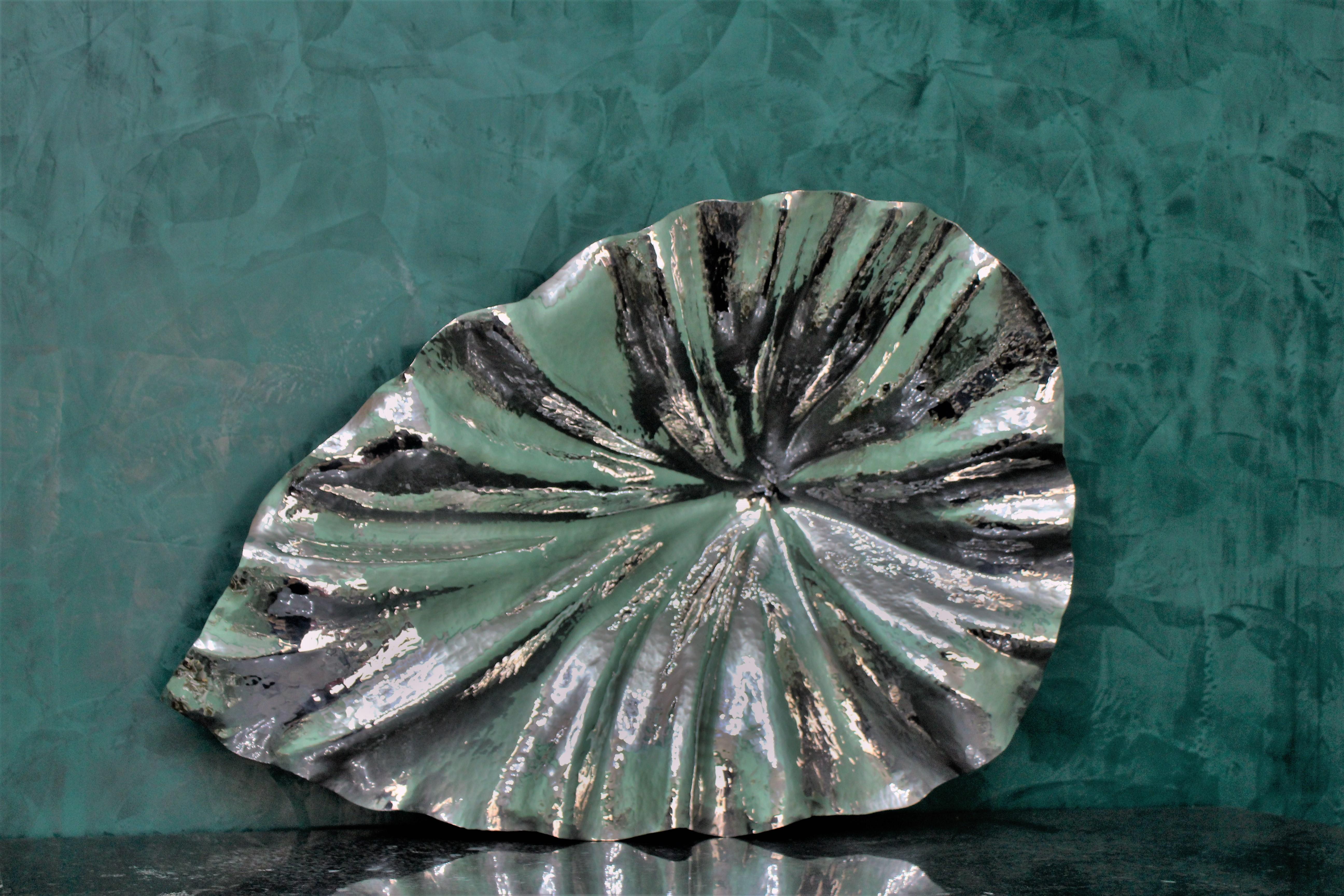 20th Century Art Deco Embossed Hammered Silver Centerpiece, Italy, 1930s For Sale 3