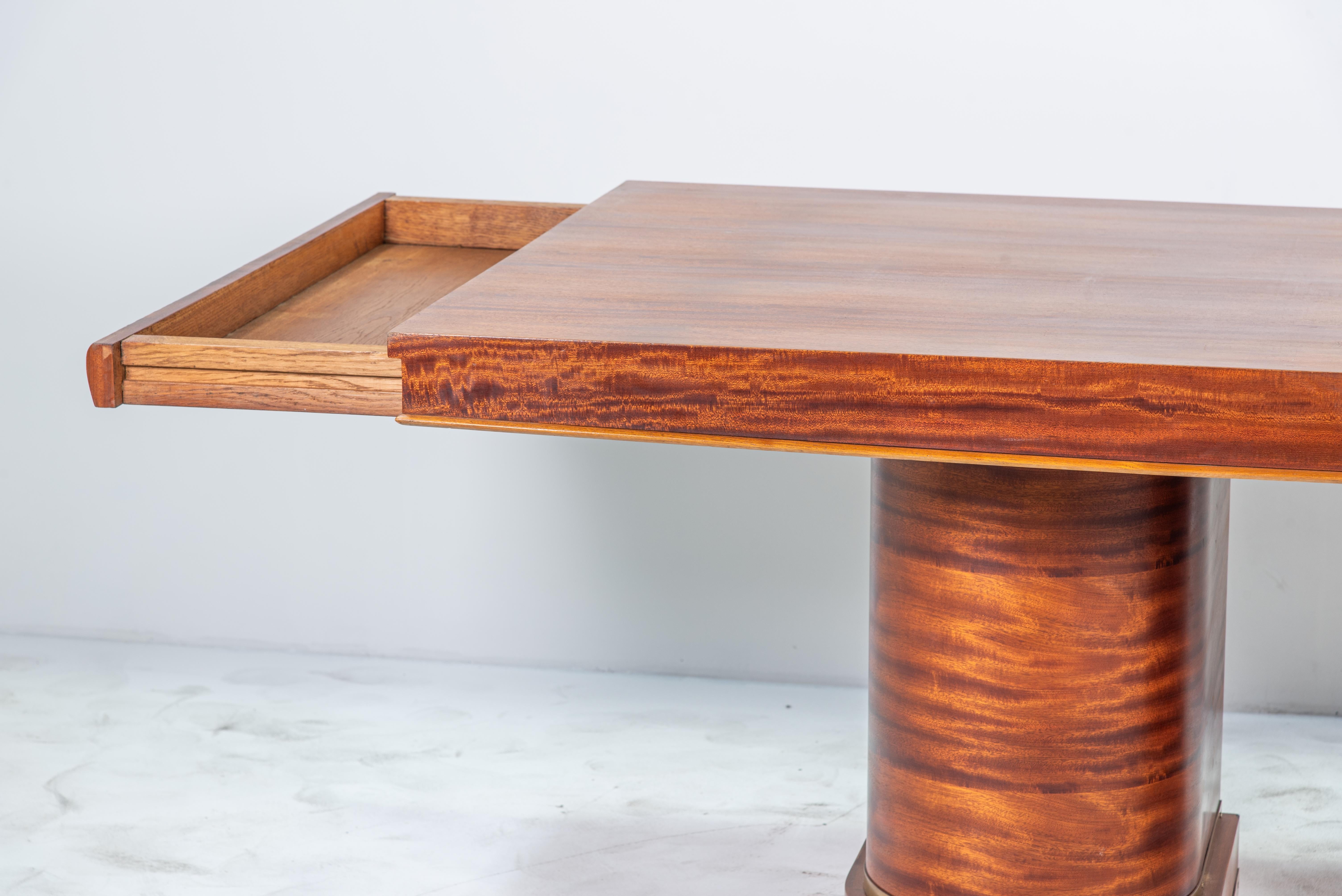 Veneer 20th Century Art Deco Flamed Mohagany Desk For Sale