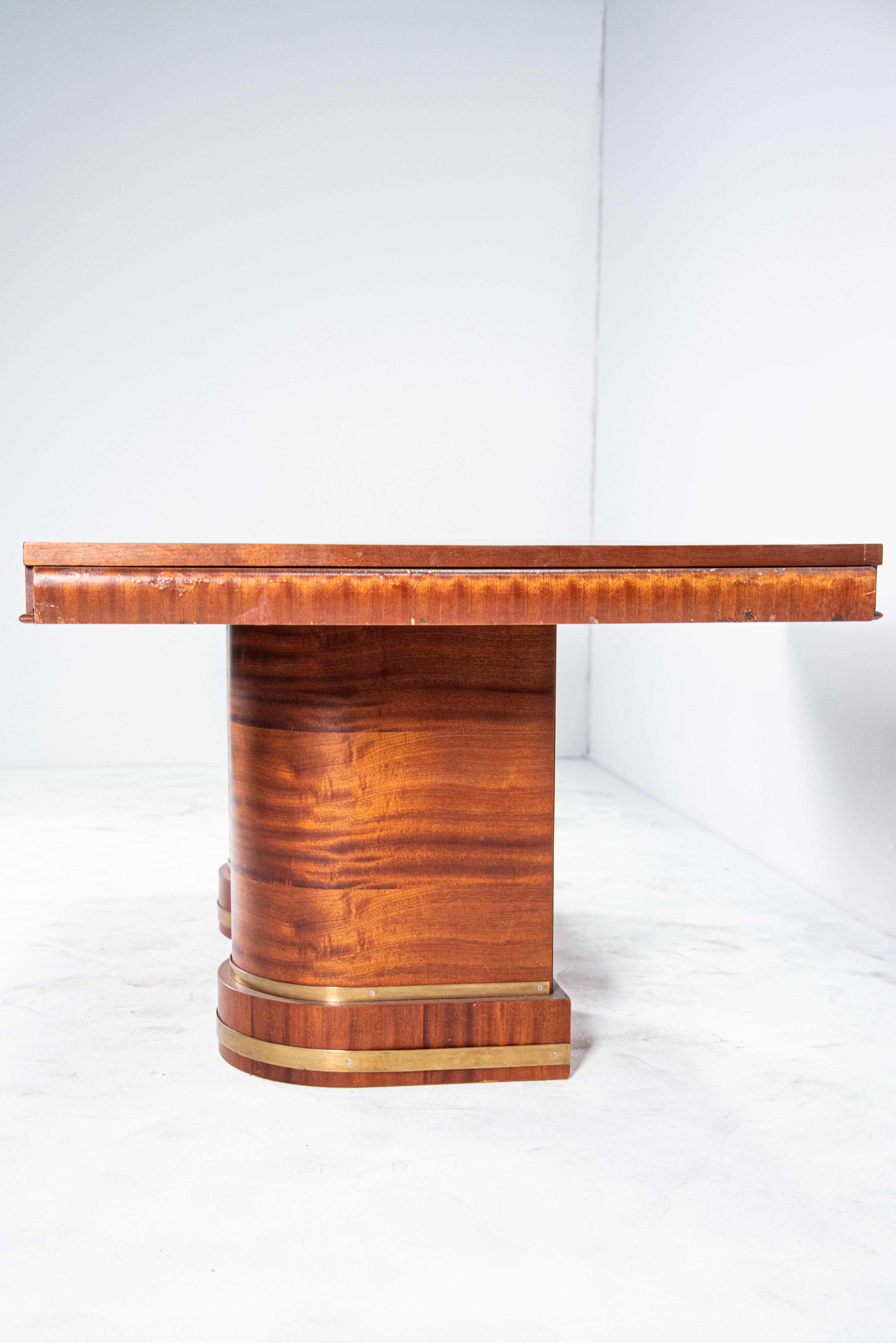 20th Century Art Deco Flamed Mohagany Desk For Sale 1