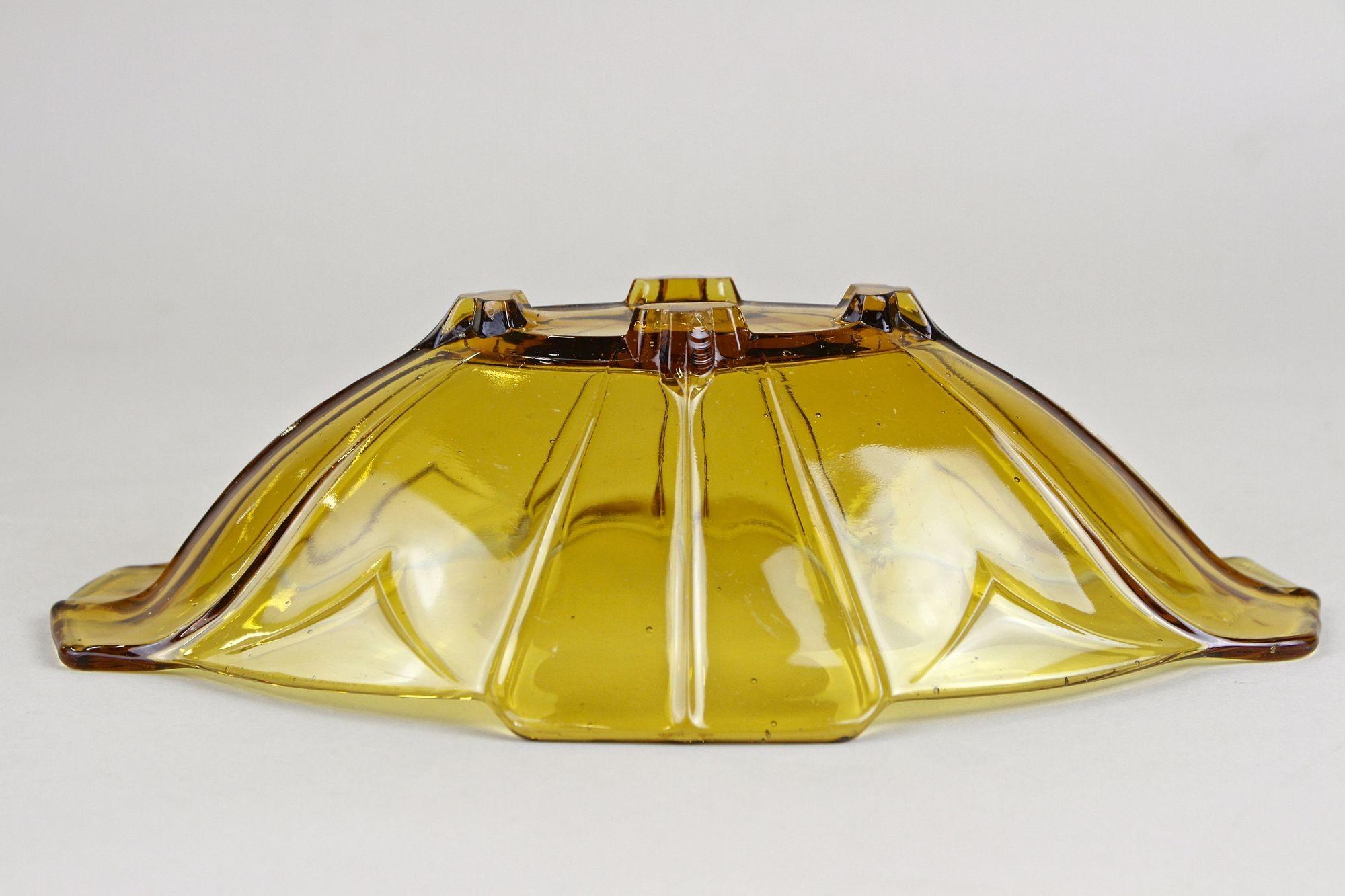 20th Century Art Deco Glass Bowl/ Jardiniere Amber Colored, Austria, circa 1920 For Sale 10