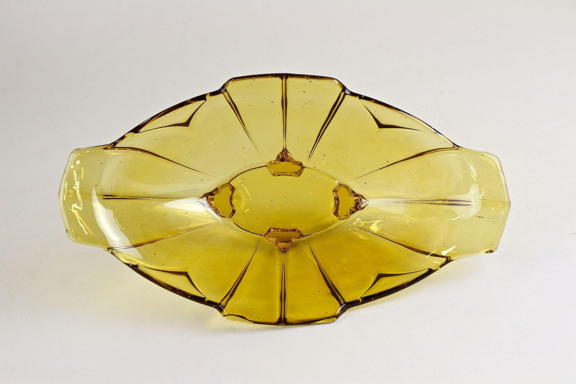Austrian 20th Century Art Deco Glass Bowl/ Jardiniere Amber Colored, Austria, circa 1920 For Sale